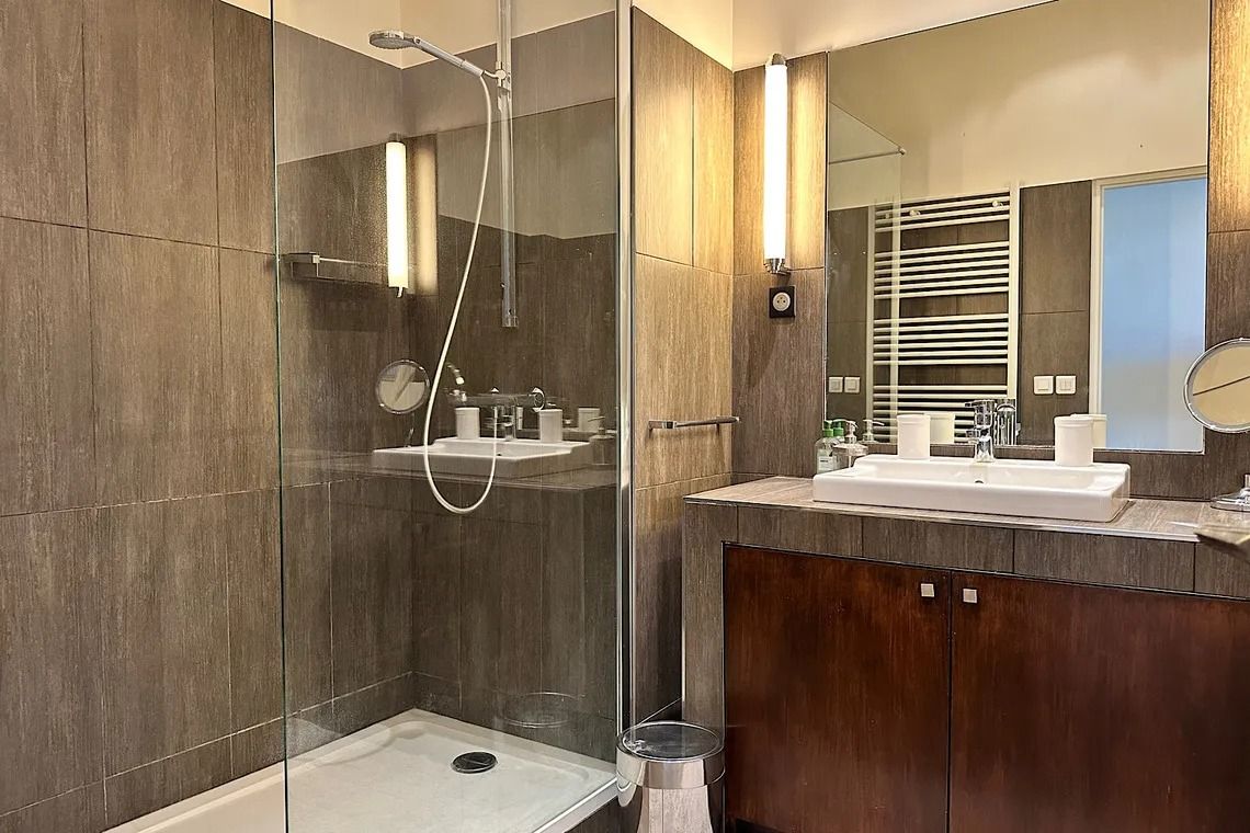 Avenue du Président Kennedy • Salle de bain