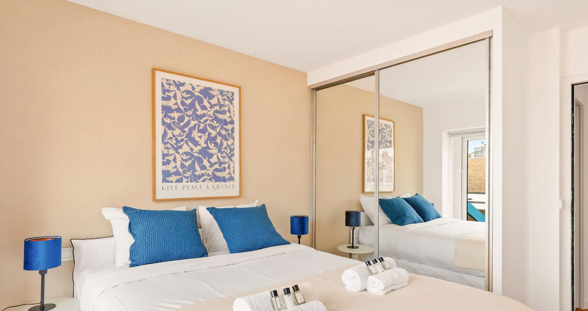 Appartement deux chambres rénové rue Jean Bologne, Passy, Paris 16e