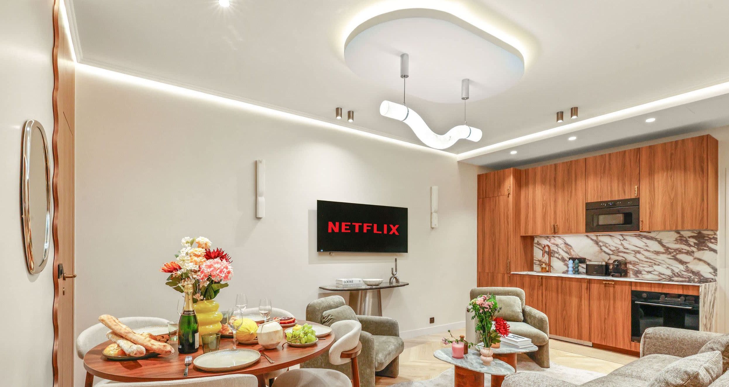 Appartement 2 chambres rénové et lumineux avec séjour à Saint-Germain-des-Prés.