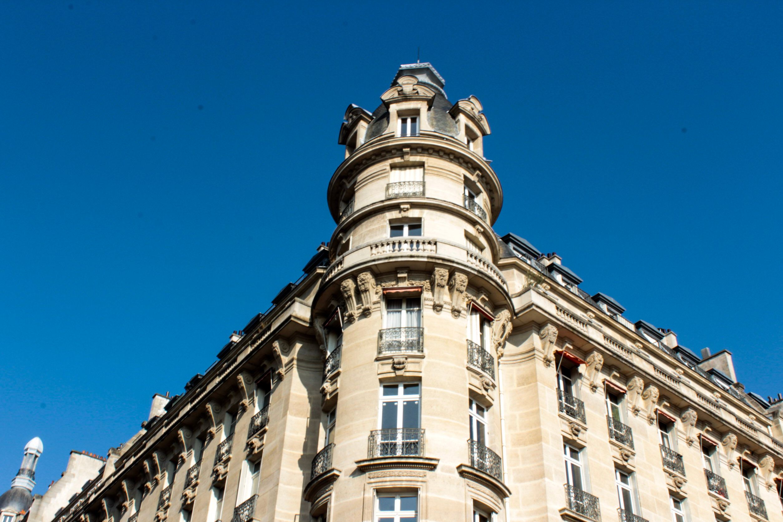 Écoles et carrières entre Lyon et Paris