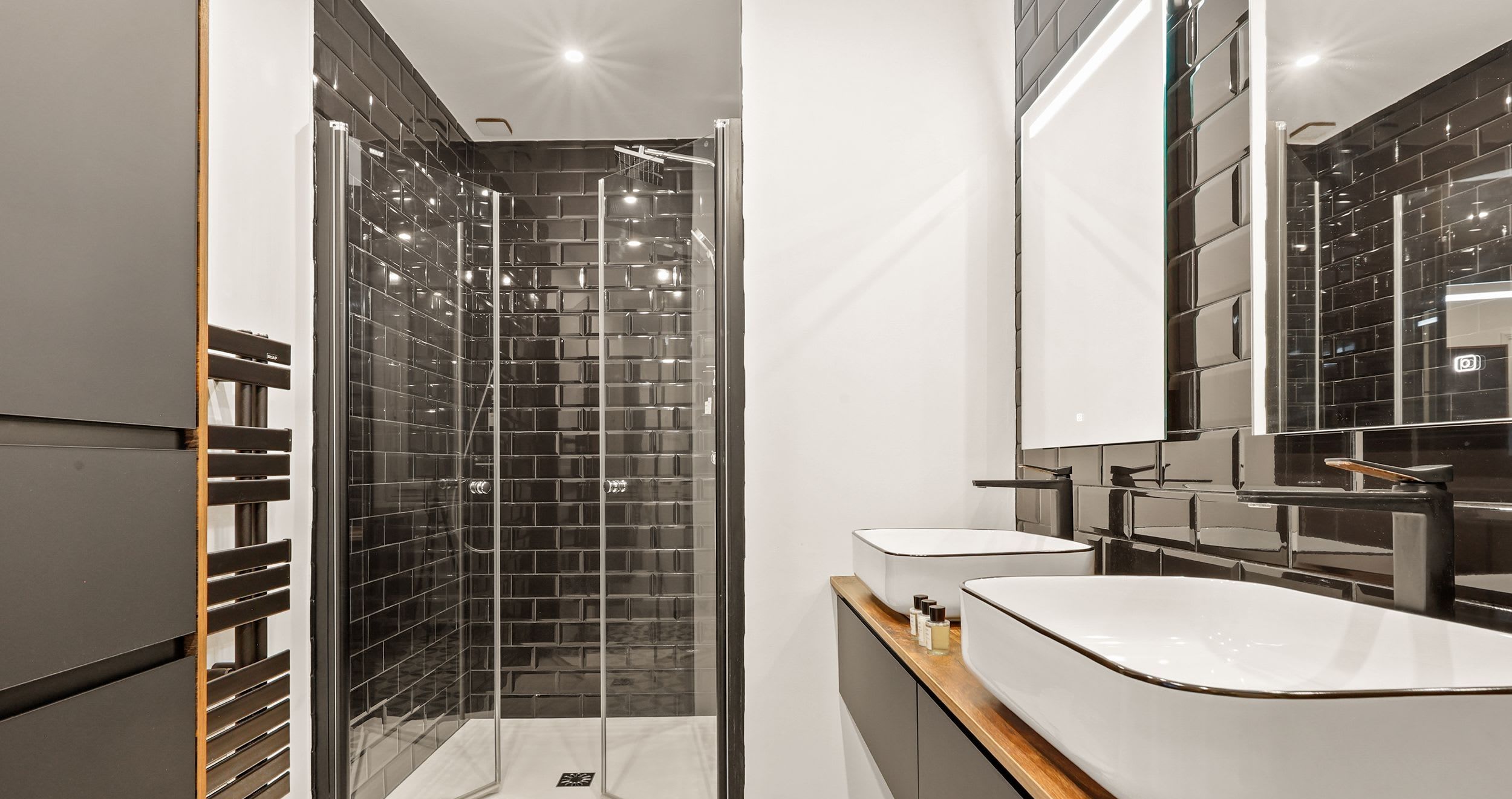 Séjour d'un appartement meublé de 42 m² rue Boursault Paris 17e