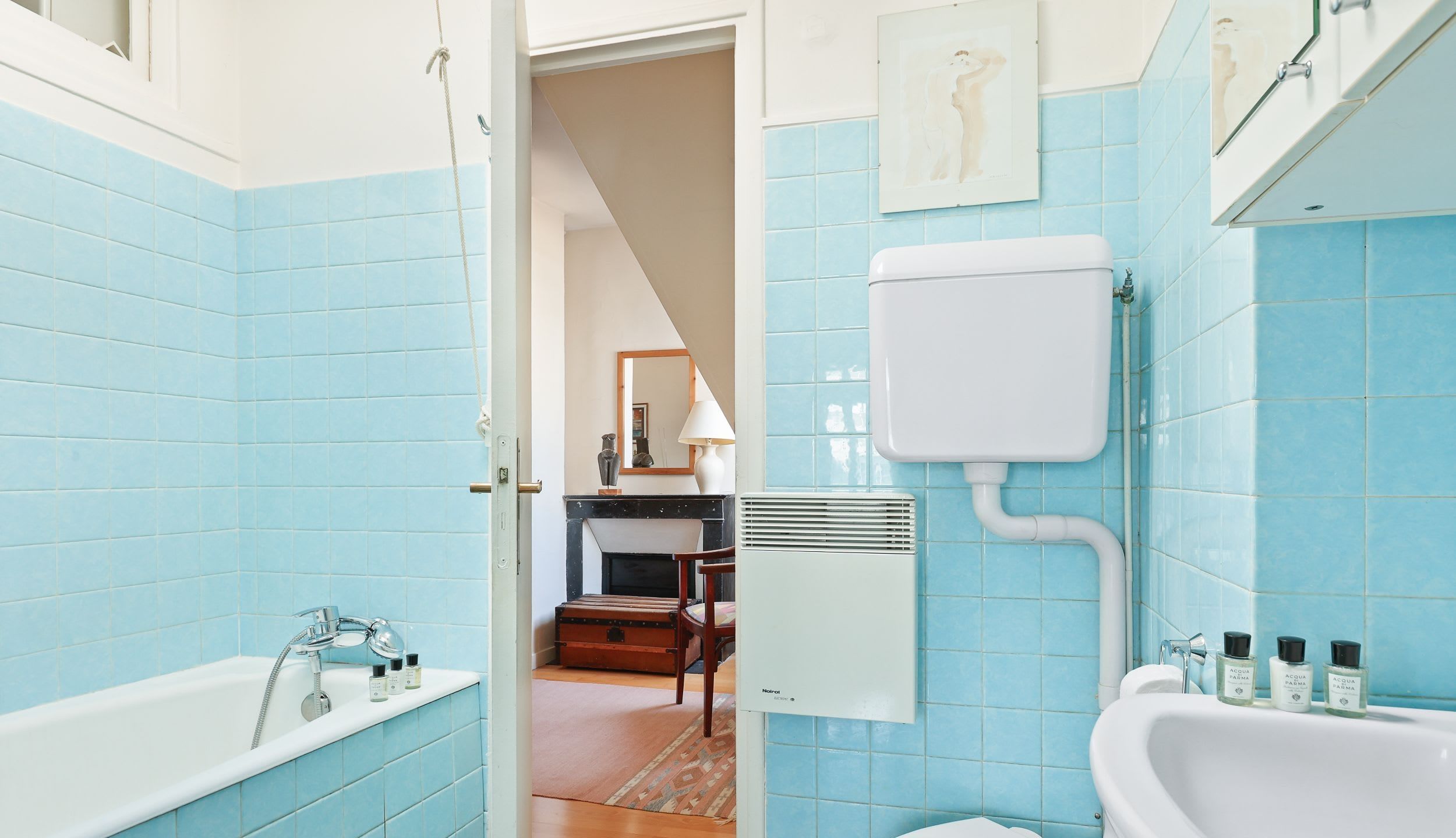 Un espace lumineux et raffiné, équipé de tout le nécessaire pour une pause détente tout en douceur.