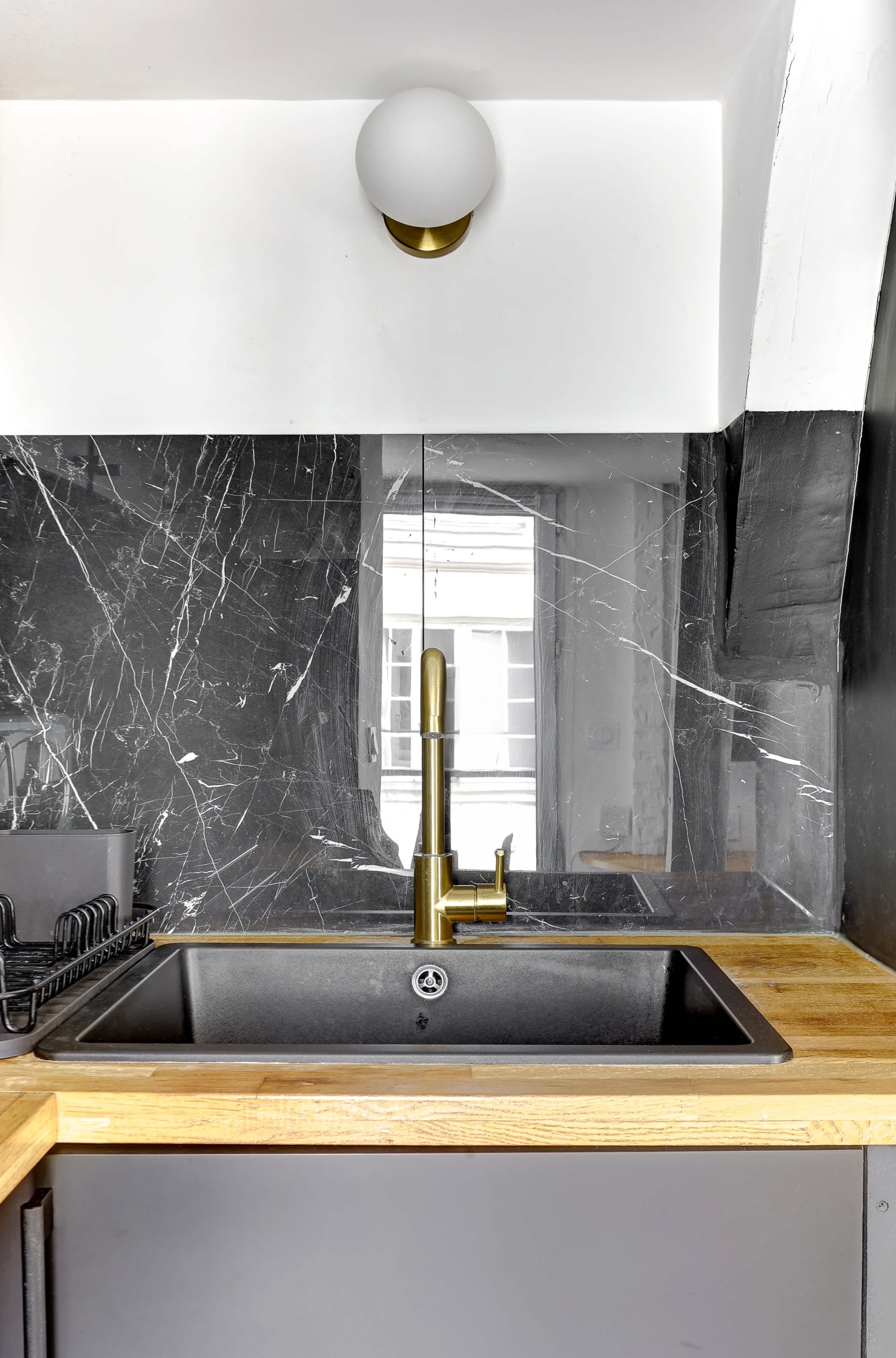 Bright Studio in the Heart of Paris
