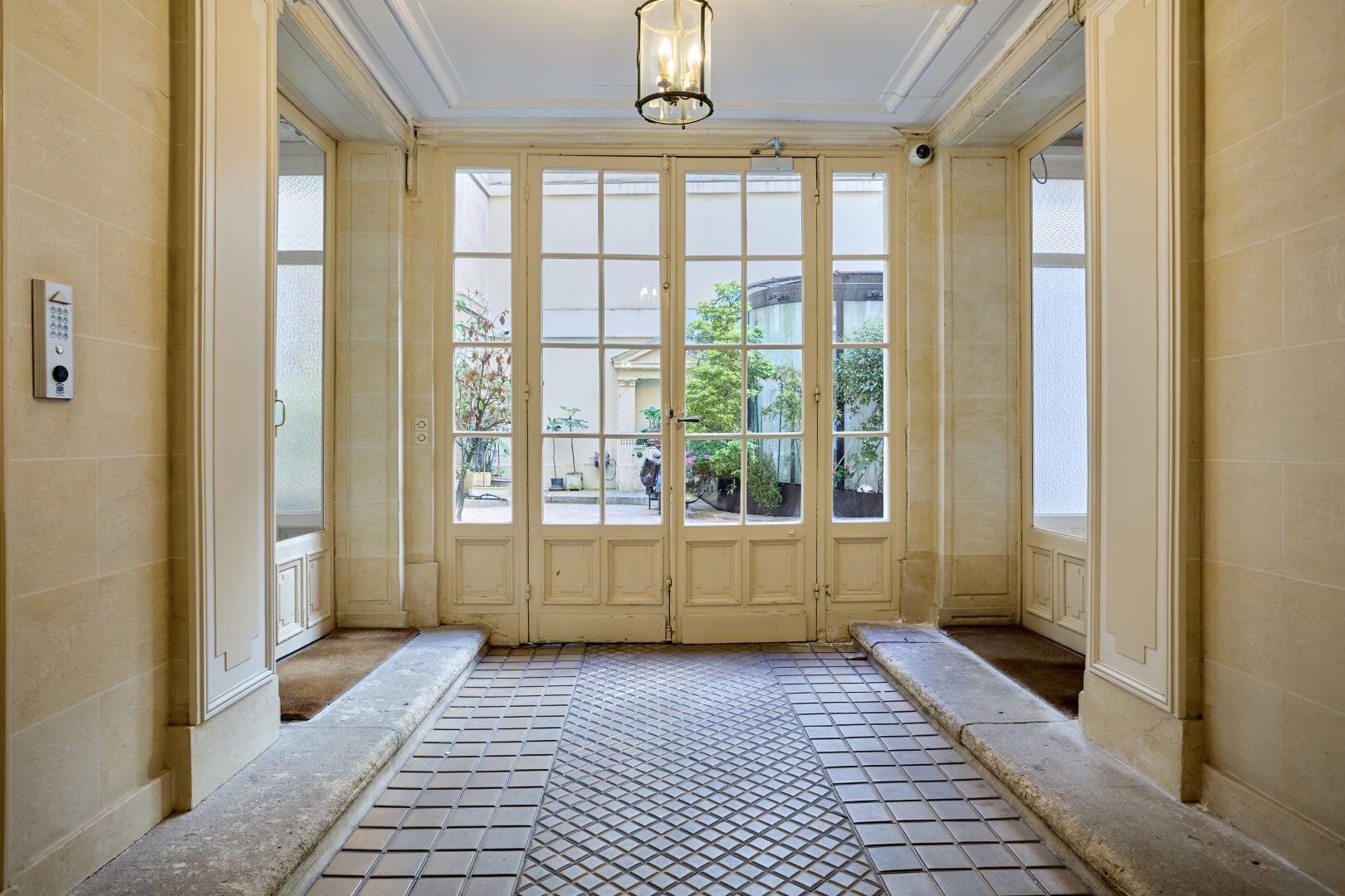 Saint Philippe du Roule • Extérieur