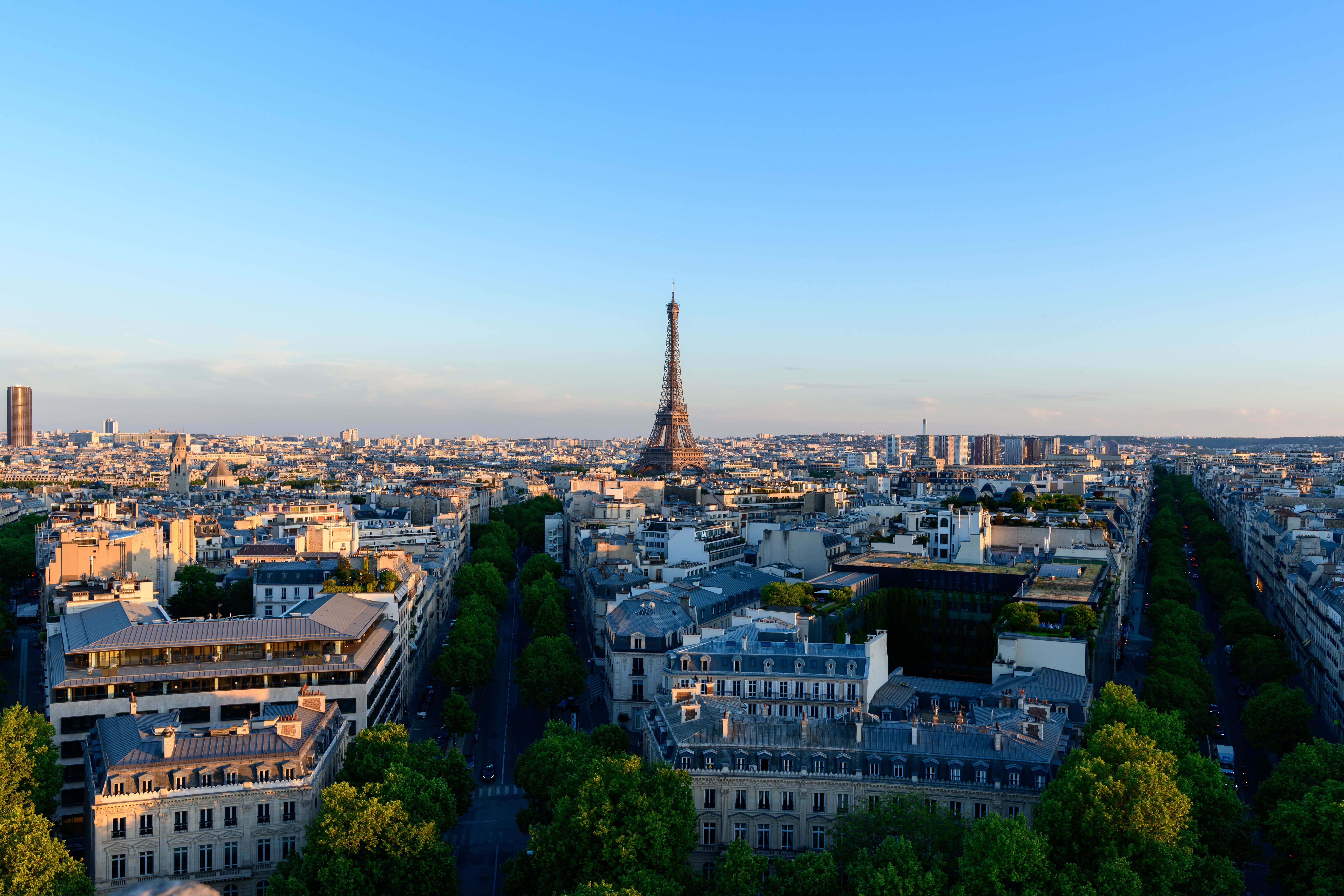 Italian citizen moving to Paris 2026