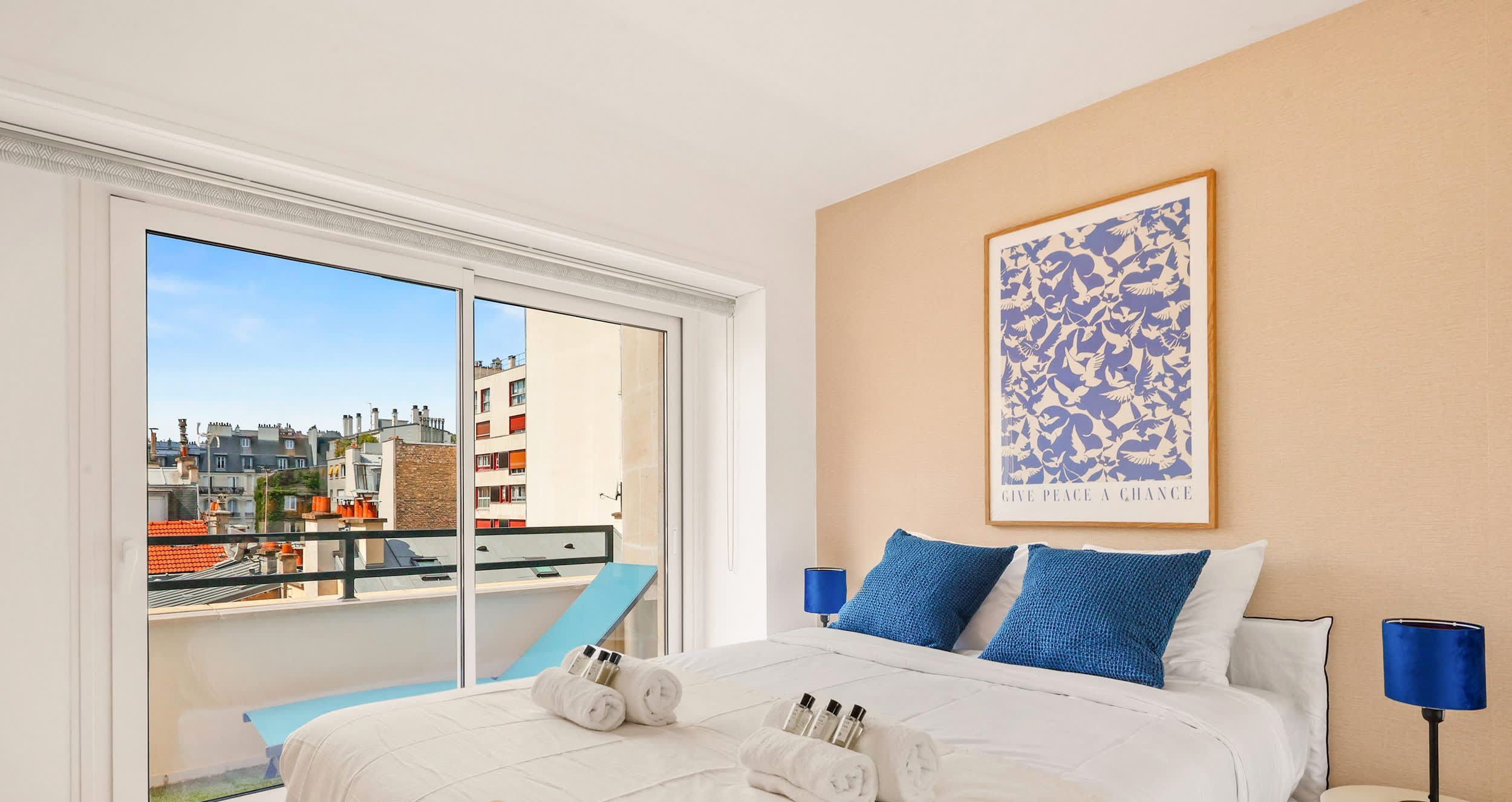 Appartement deux chambres rénové rue Jean Bologne, Passy, Paris 16e