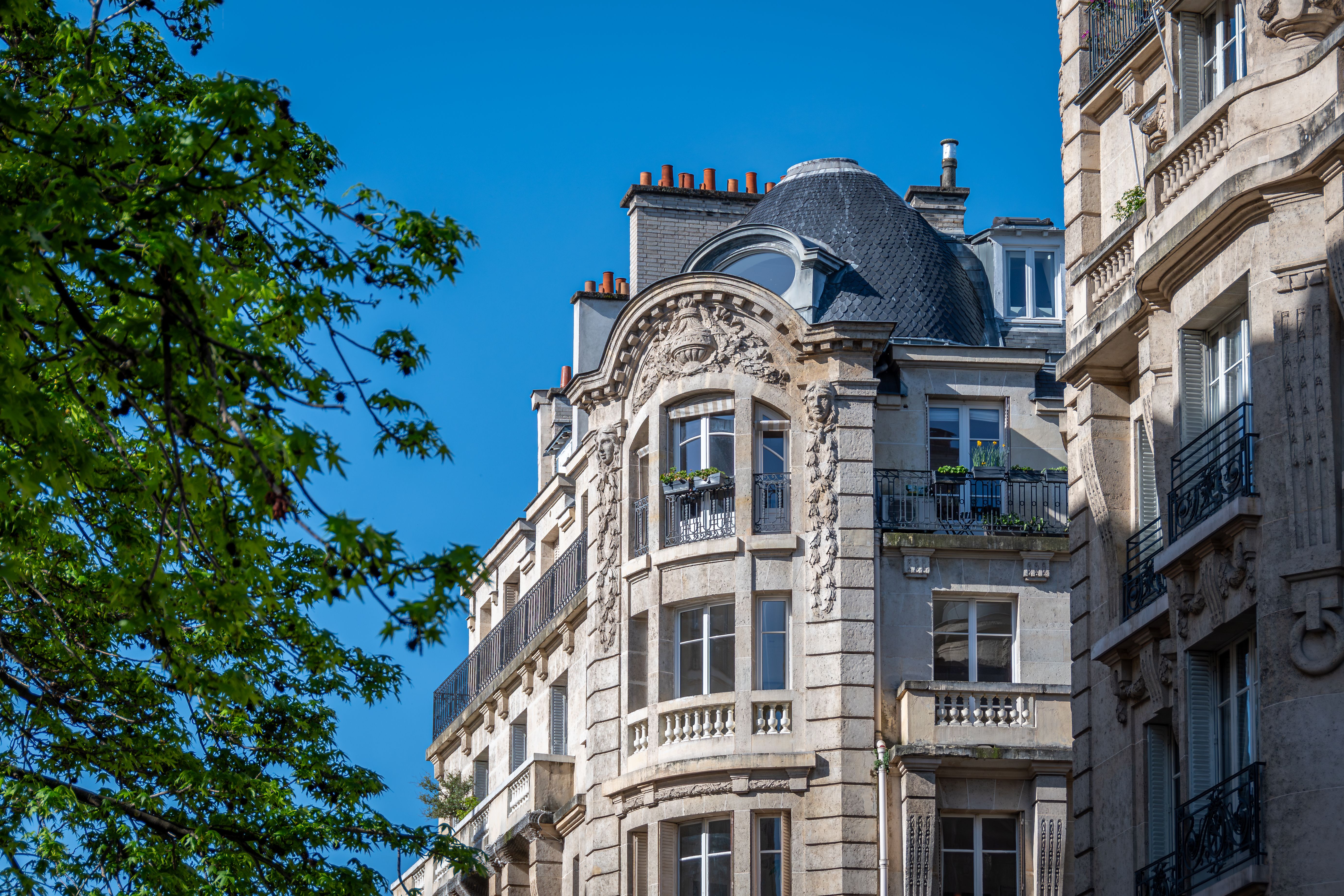 administrative steps moving to paris
