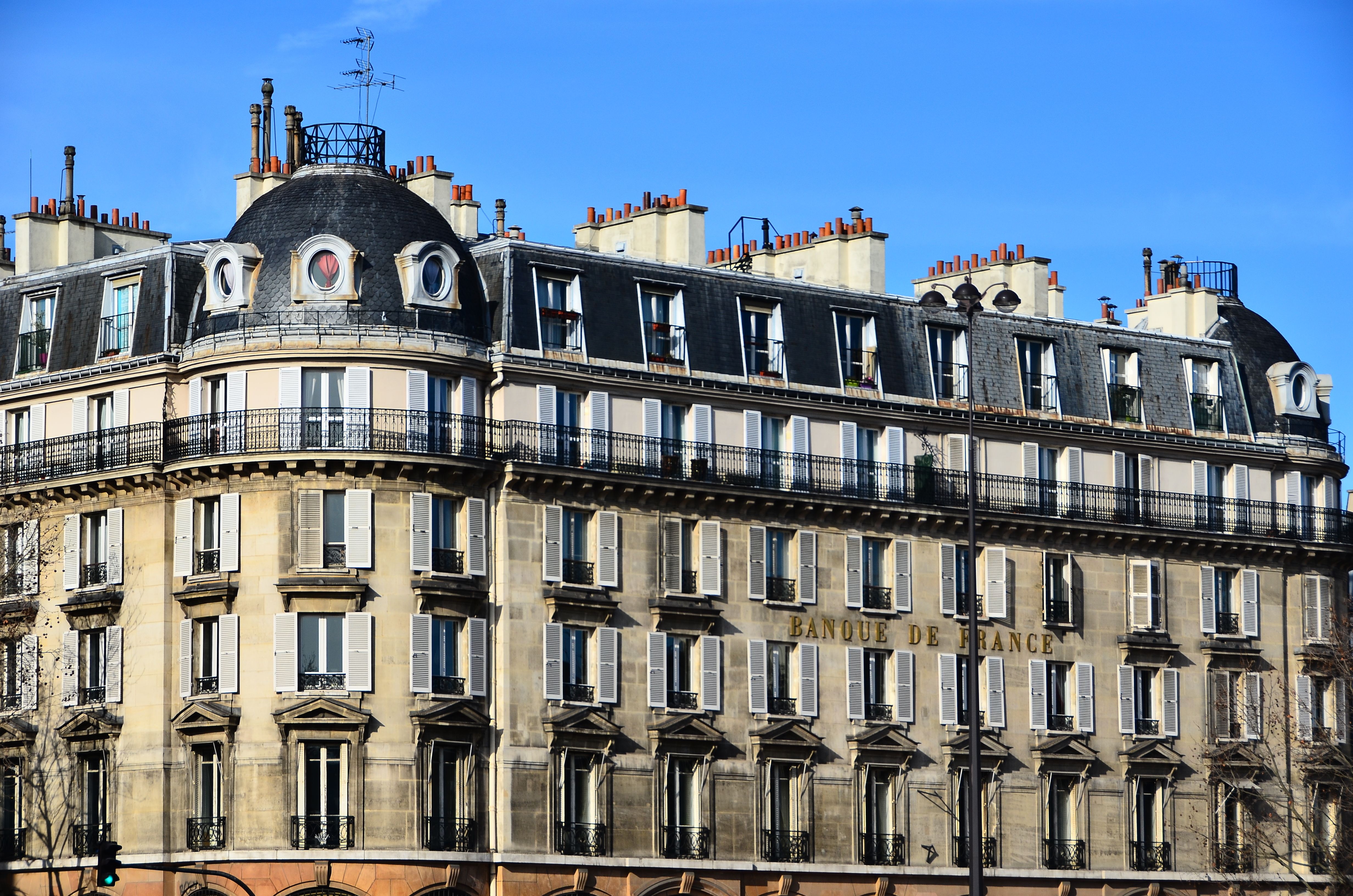 Working with a Paris relocation service