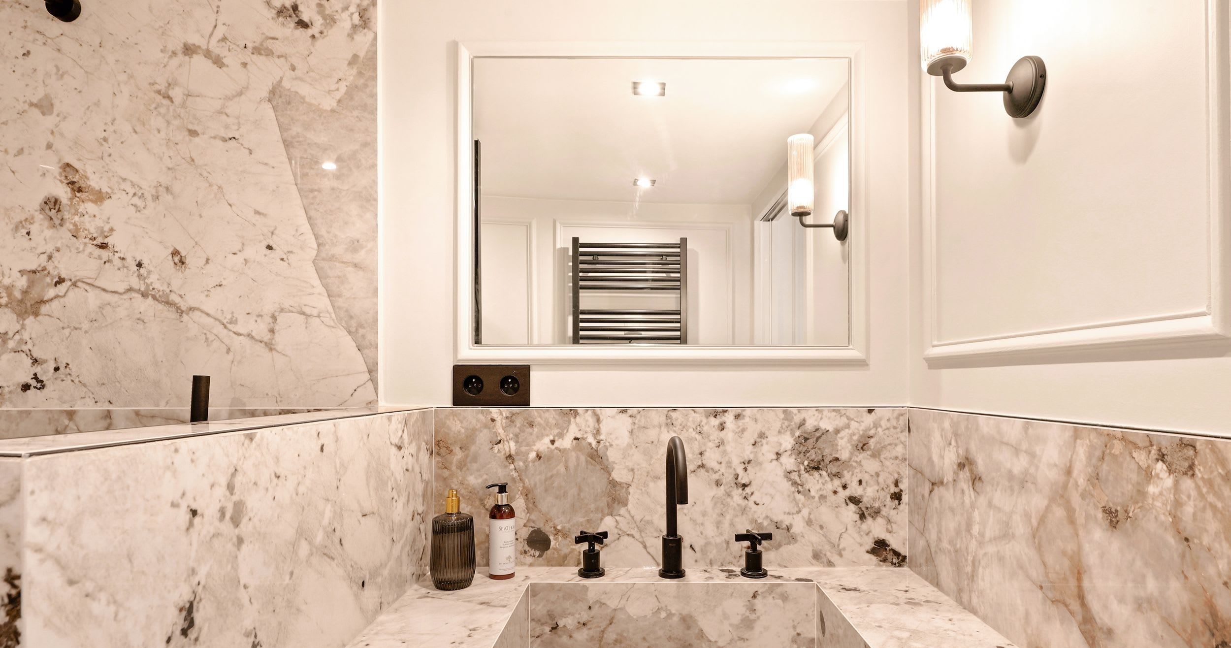 Appartement deux chambres rénové quai Malaquais, Saint-Germain, Paris 6e