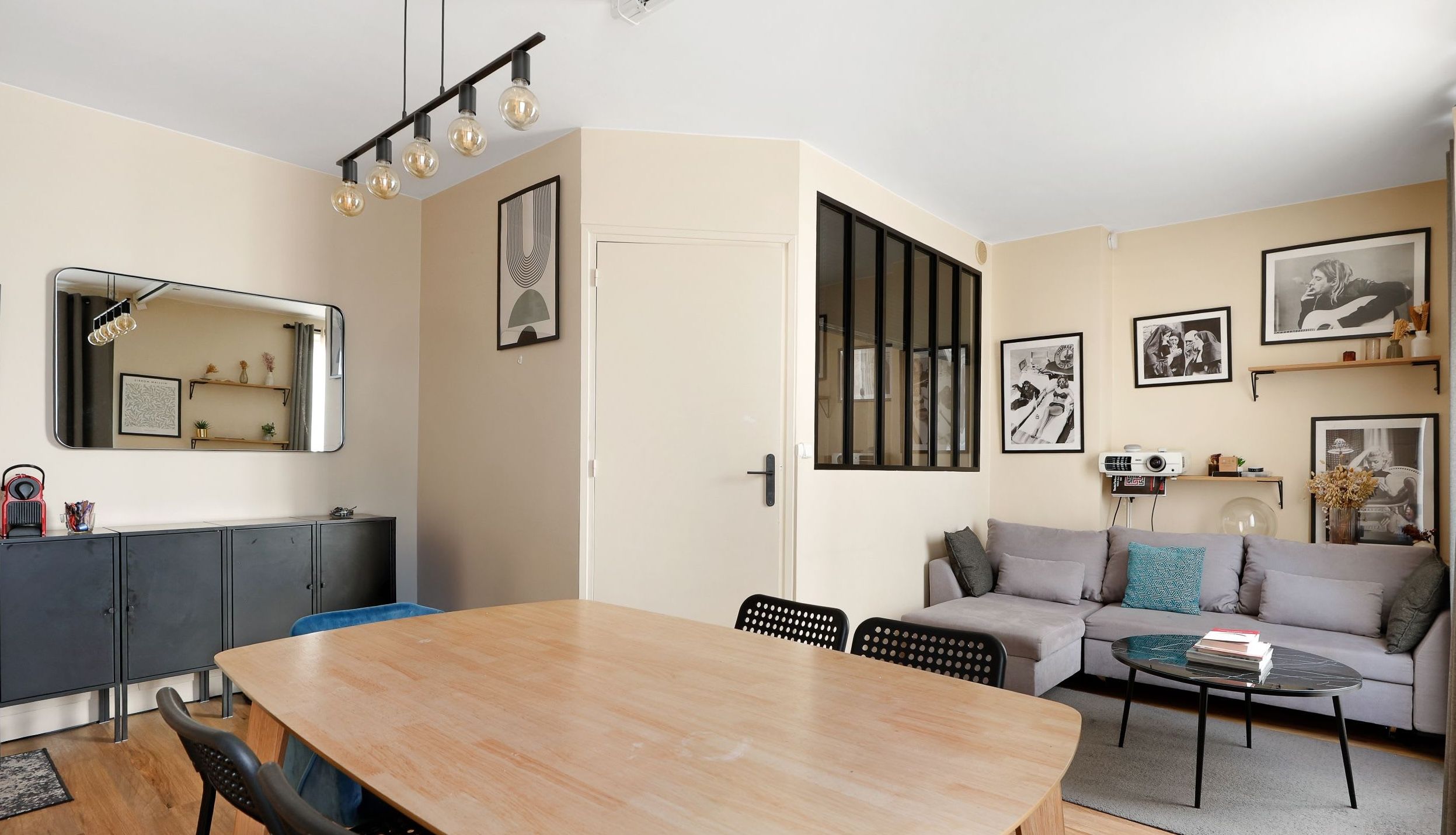 Appartement compact lumineux situé rue Saint-Denis dans le centre de Paris