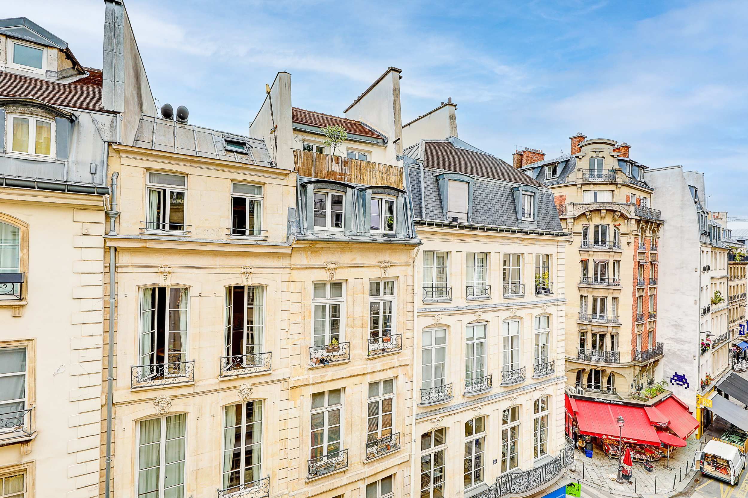 Architect-designed corporate apartment on rue Saint-Honoré Paris 1st near the Louvre