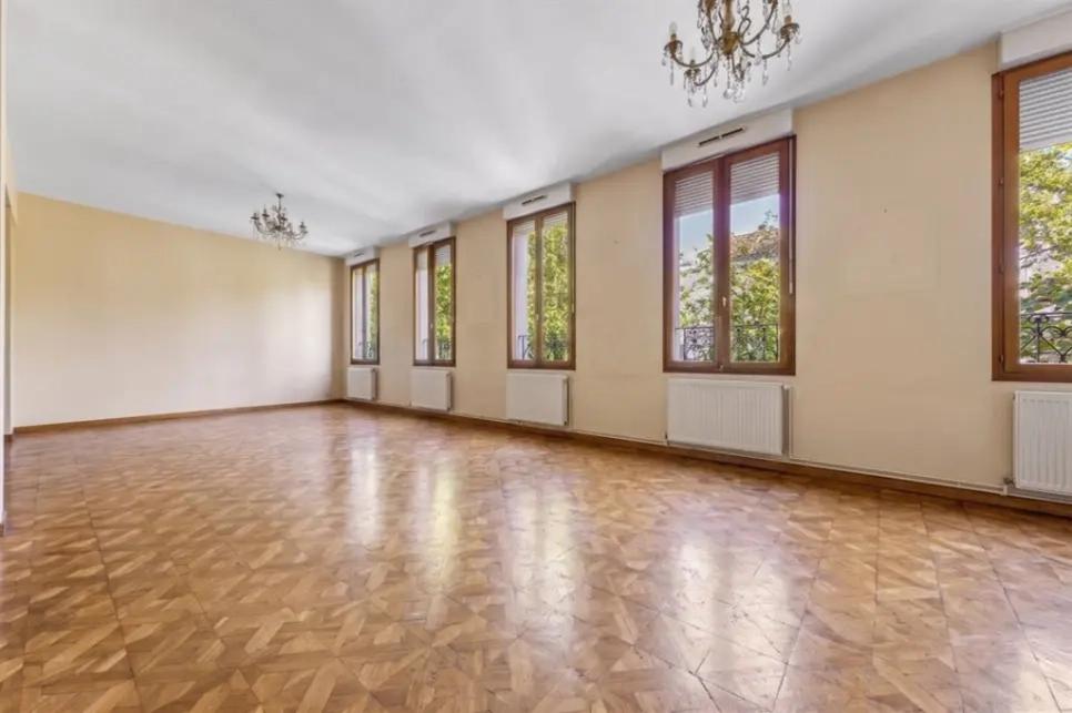 Séjour avec vue dégagée sur la verdure à Paris 15