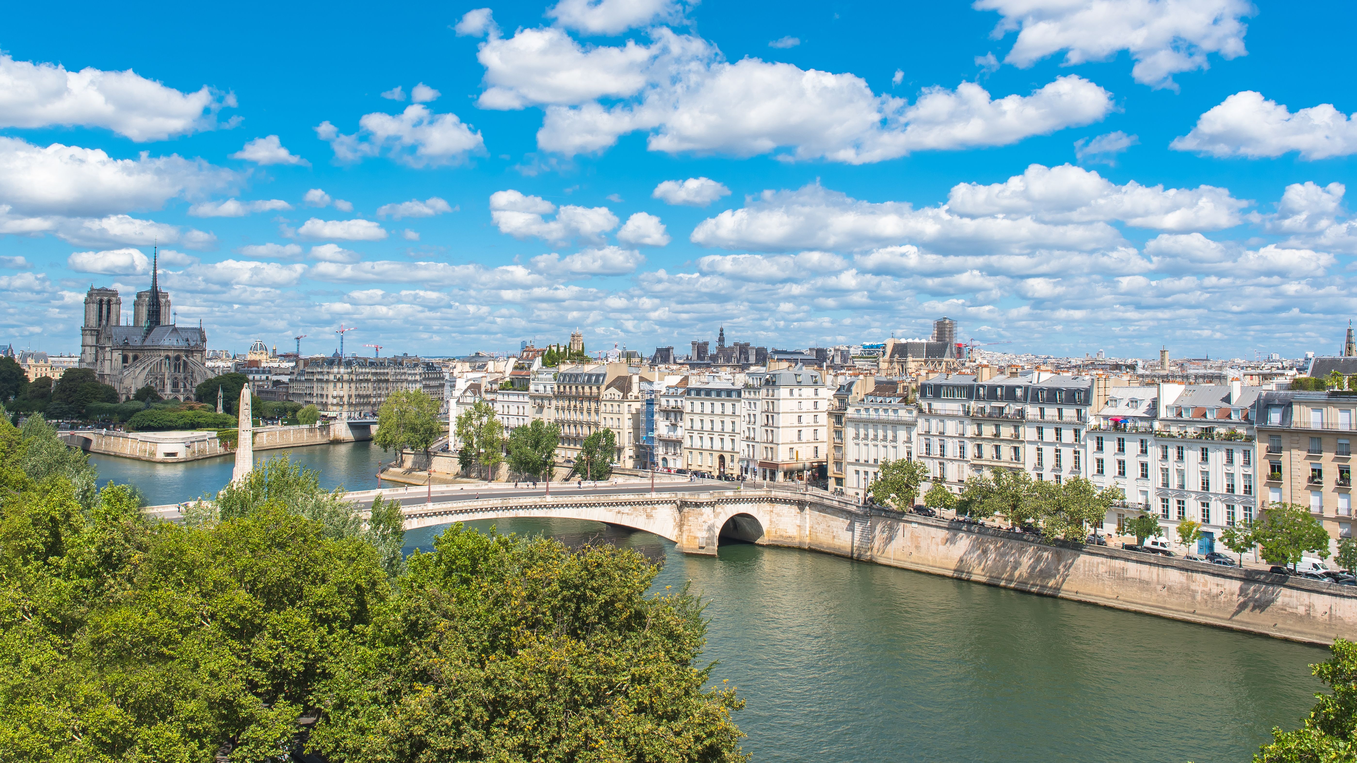 Small condominium in Paris explained