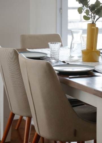 A welcoming dining area, perfect for enjoying breakfast or sharing dinner together.