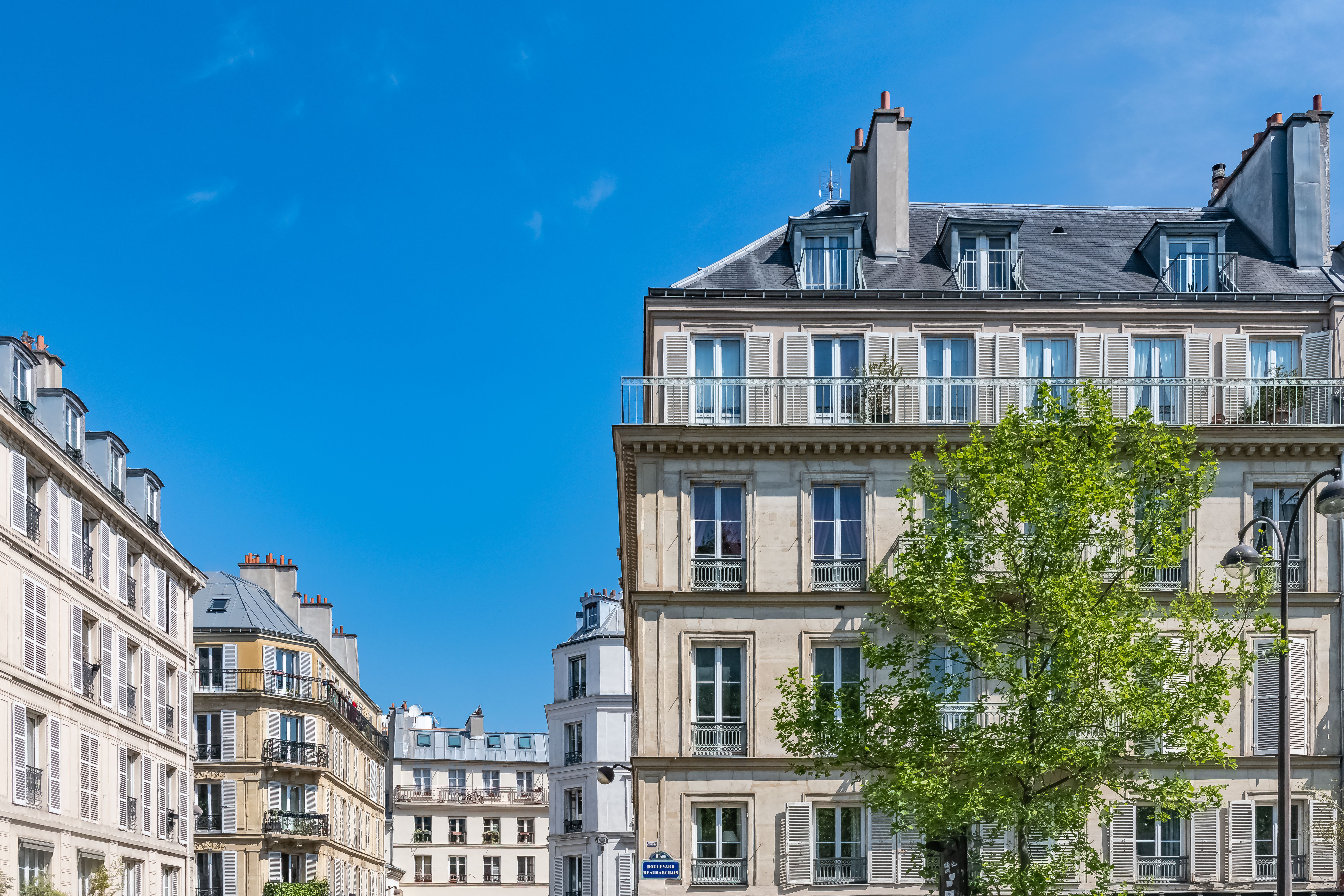 Rent premium for a Paris balcony or terrace in 2026