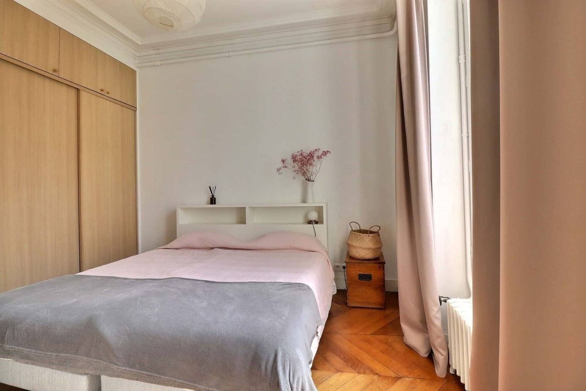 Rue de Bourgogne • Chambre