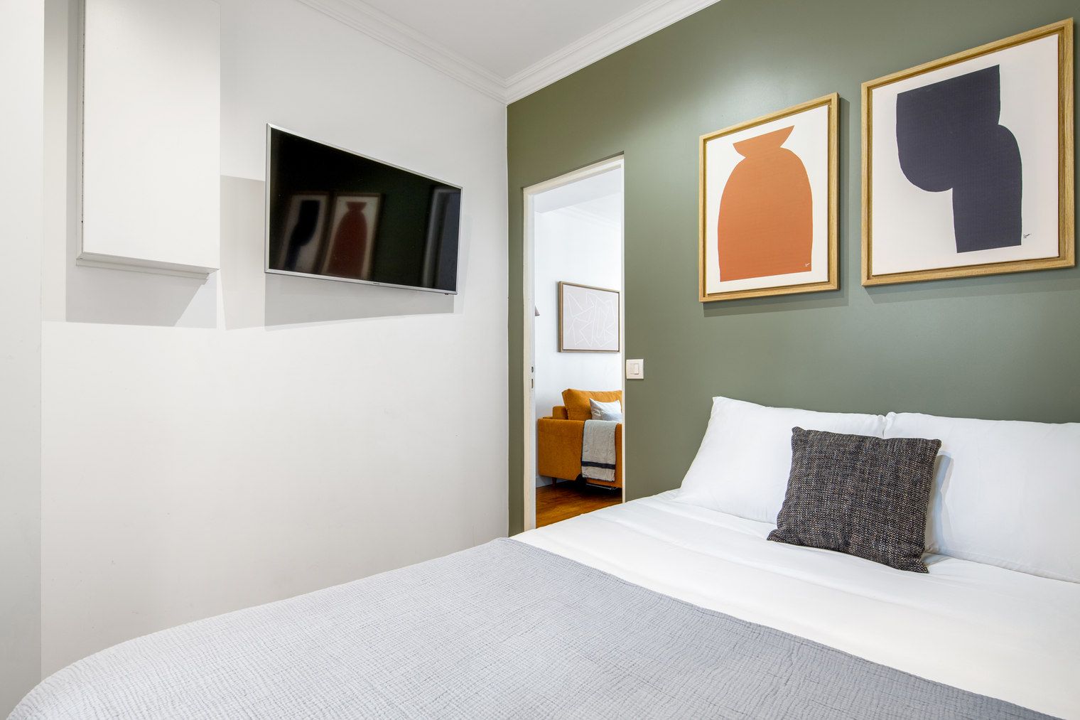Rue du Faubourg Saint-Honoré • Chambre
