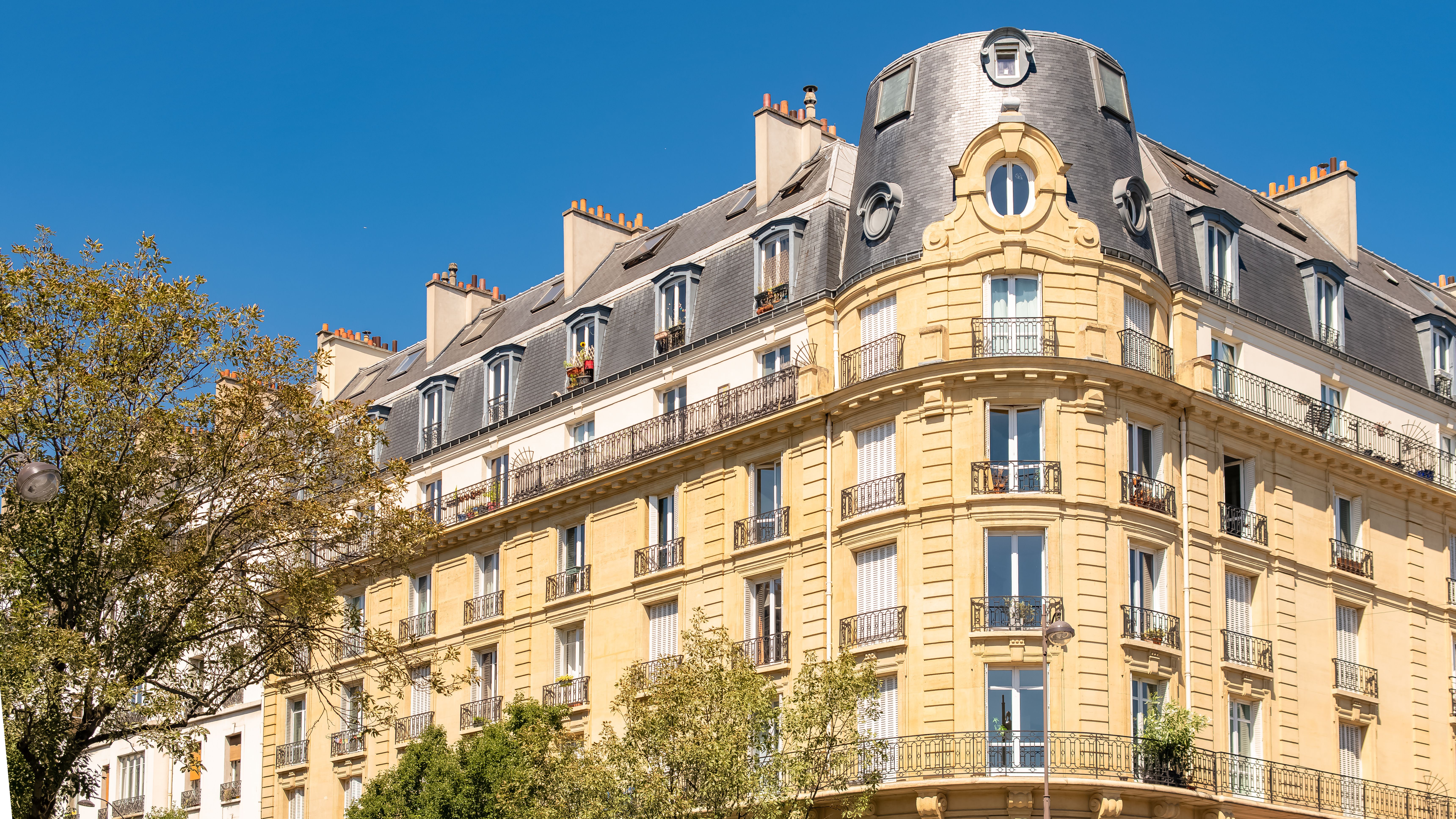 Furnished apartment requirements Paris