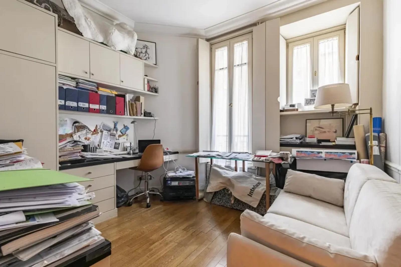 Bureau avec rangements intégrés à Paris