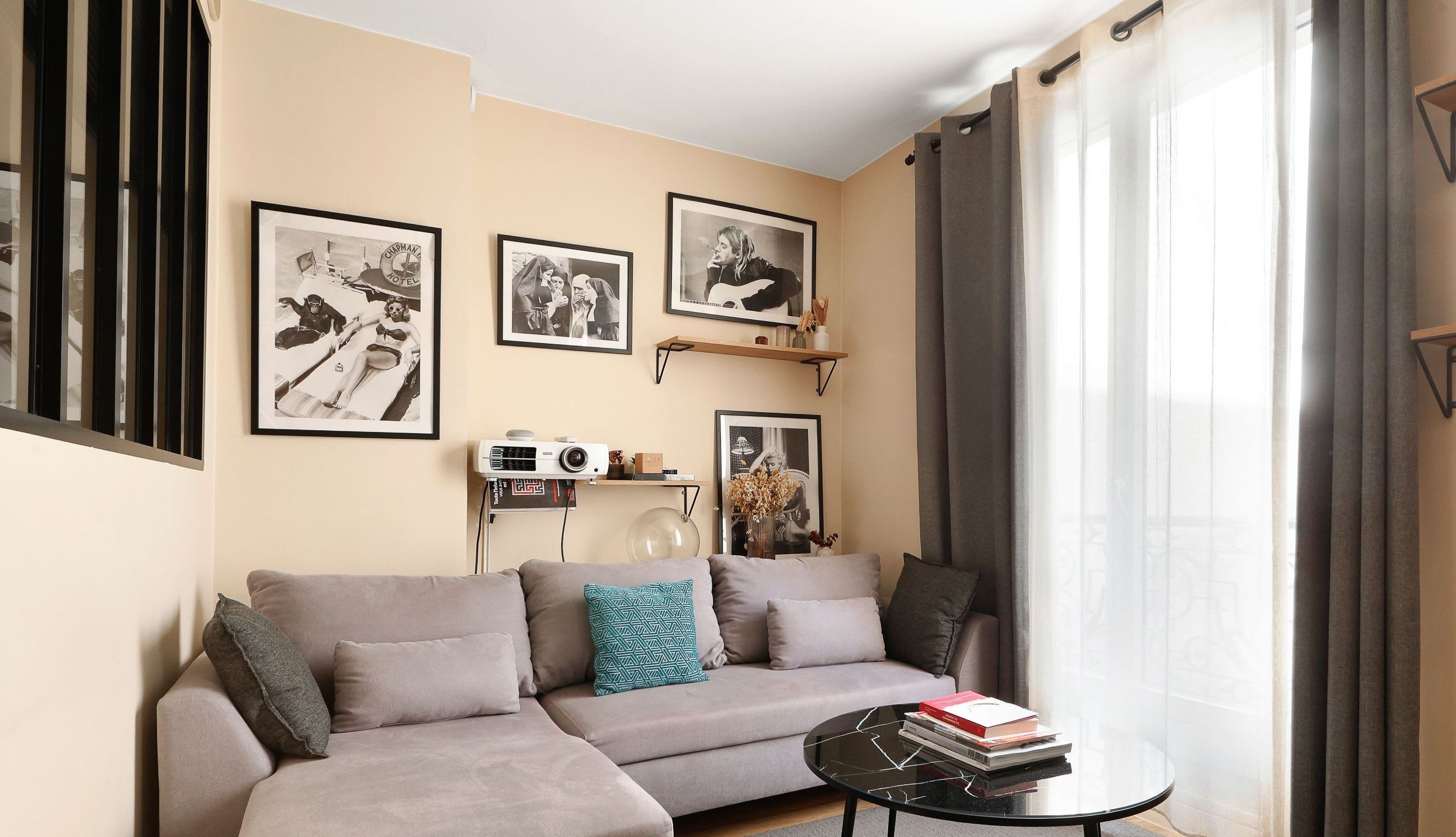 Appartement compact lumineux situé rue Saint-Denis dans le centre de Paris