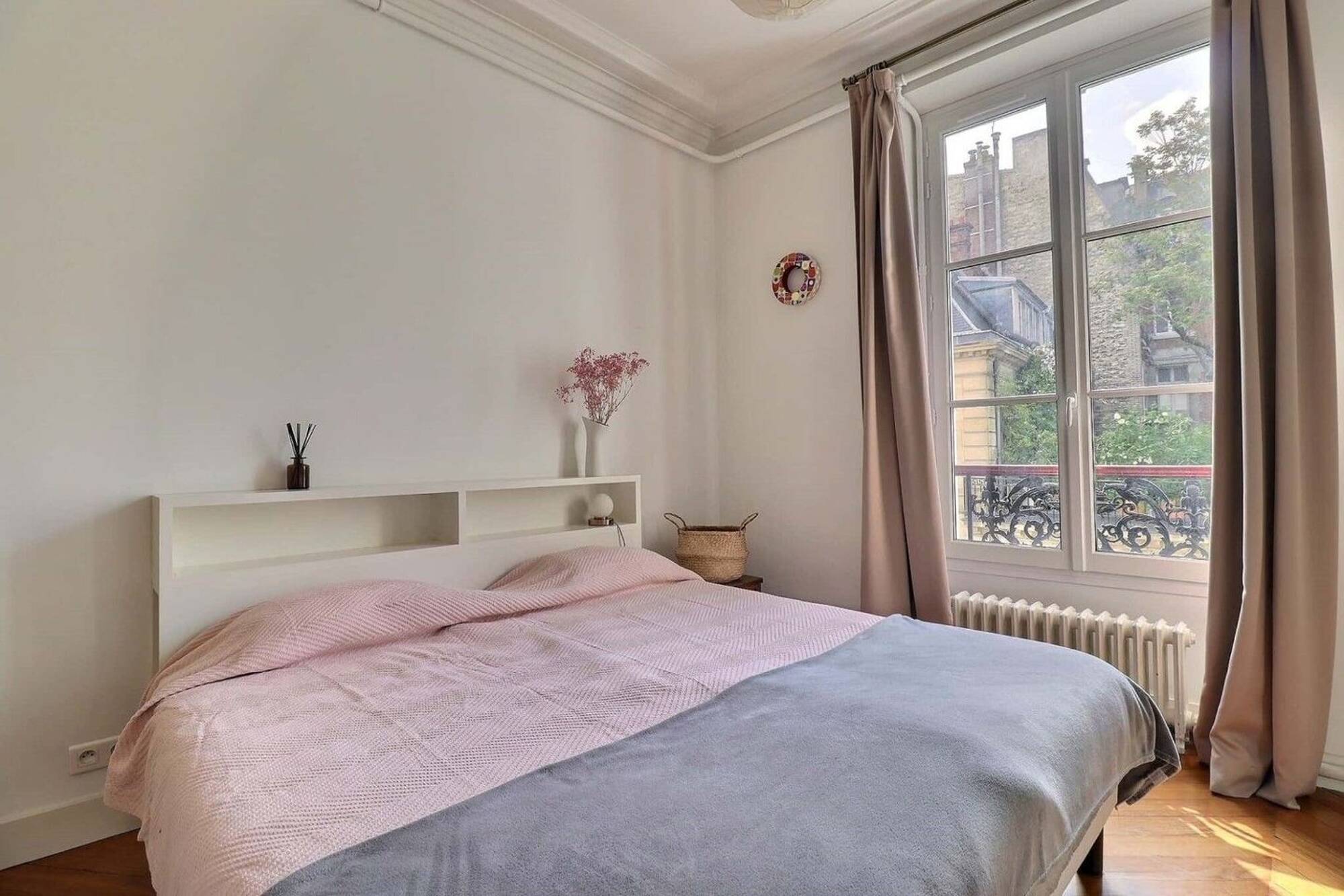 Rue de Bourgogne • Chambre