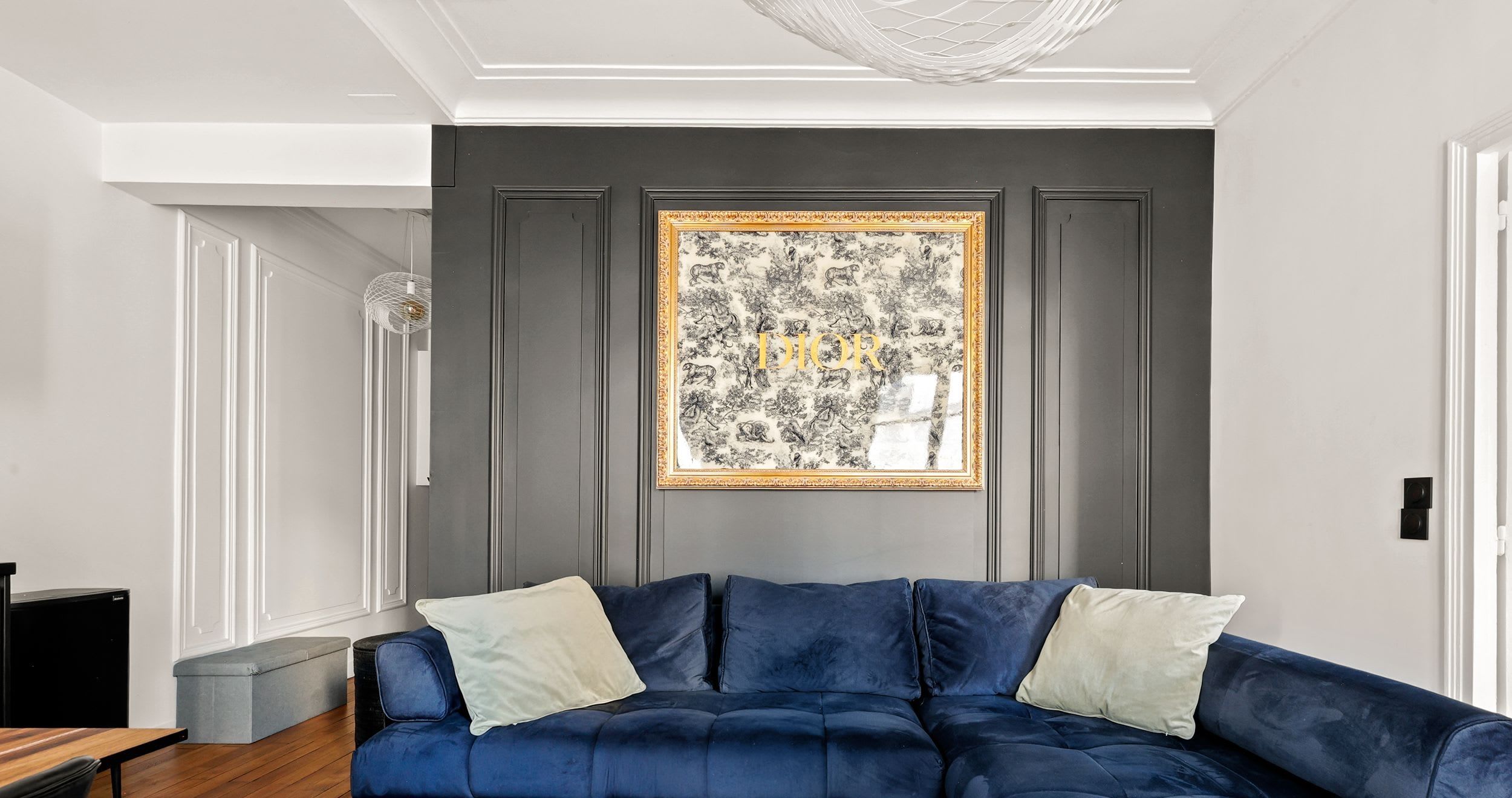 Séjour d'un appartement meublé de 42 m² rue Boursault Paris 17e