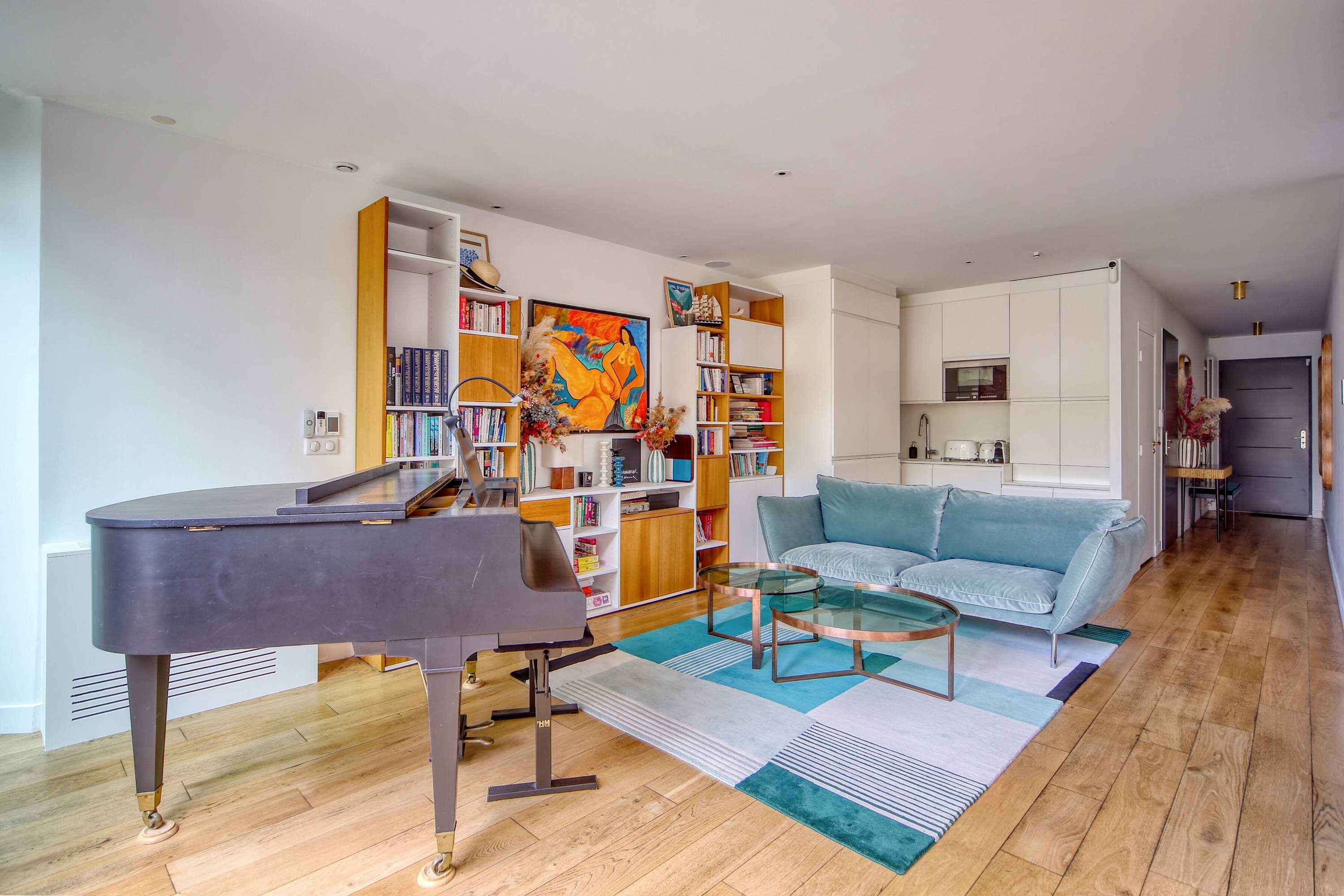 Espace de vie avec piano