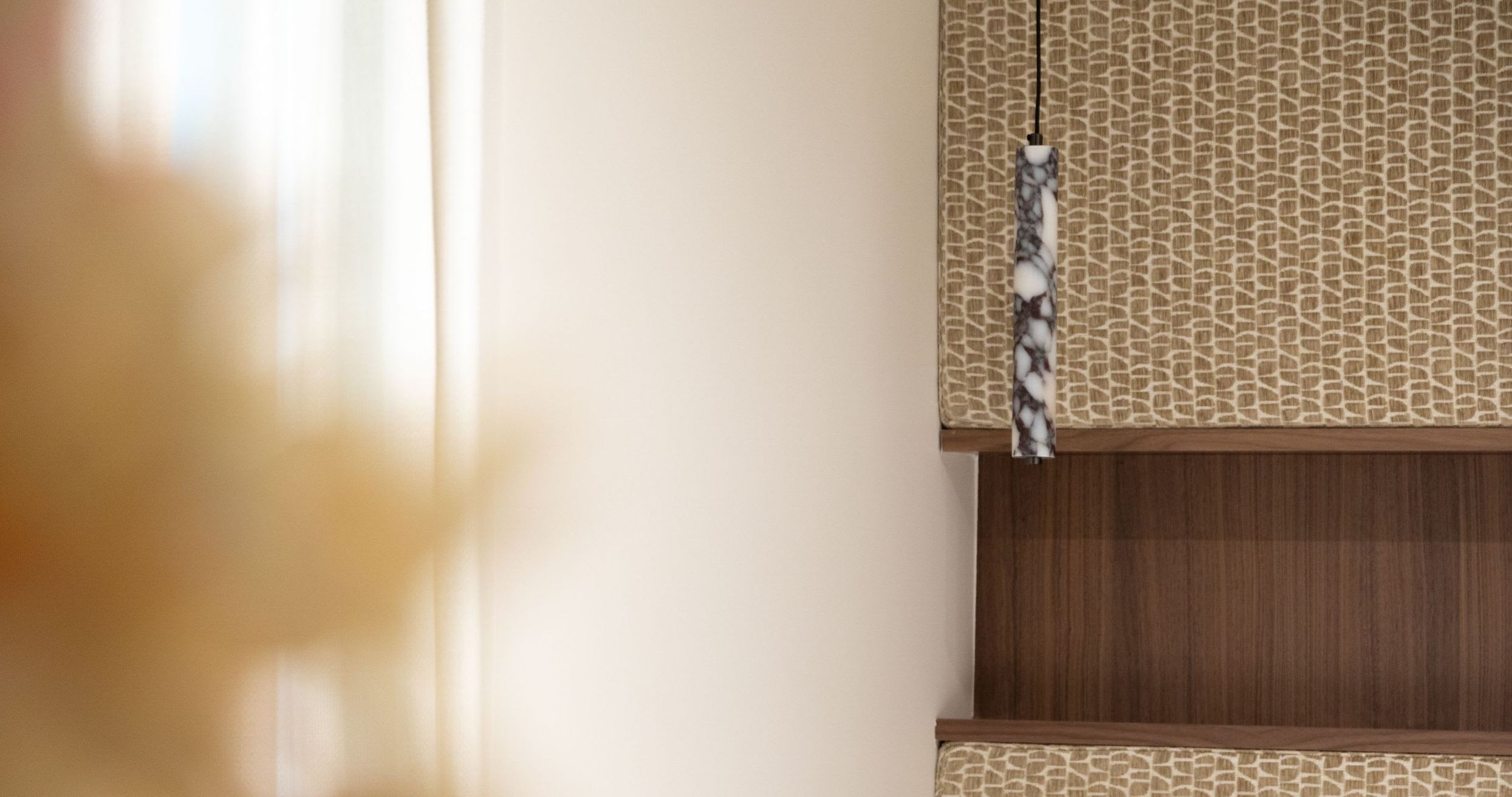 Appartement 2 chambres rénové et lumineux avec séjour à Saint-Germain-des-Prés.