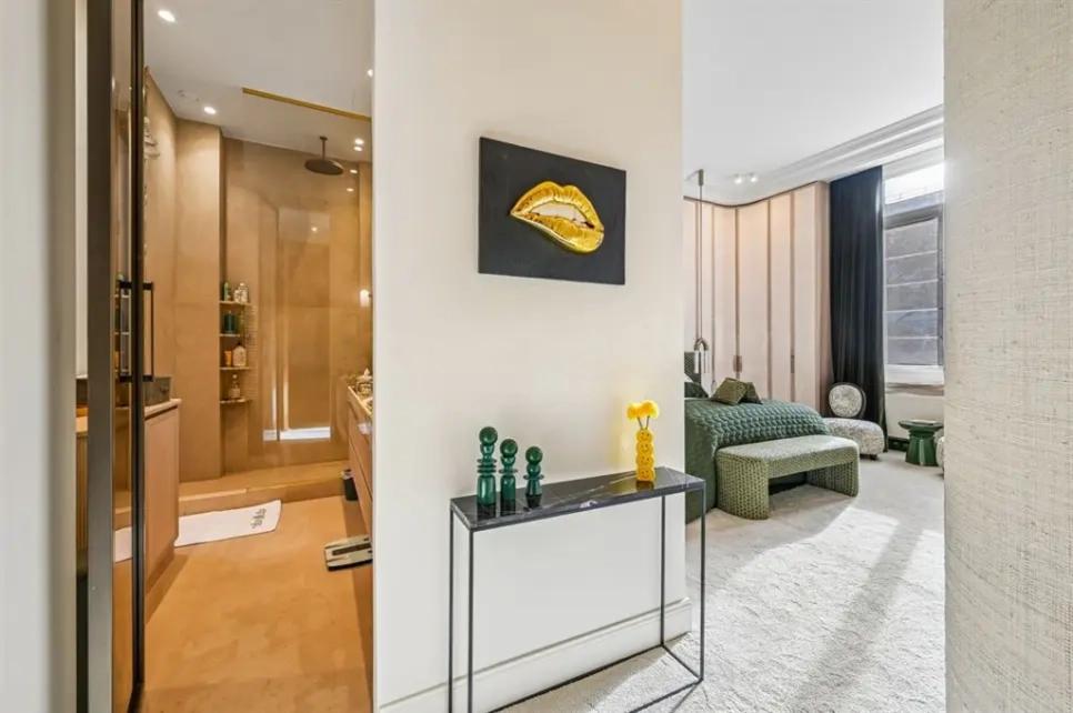 Suite parentale de luxe avec salle d'eau attenante