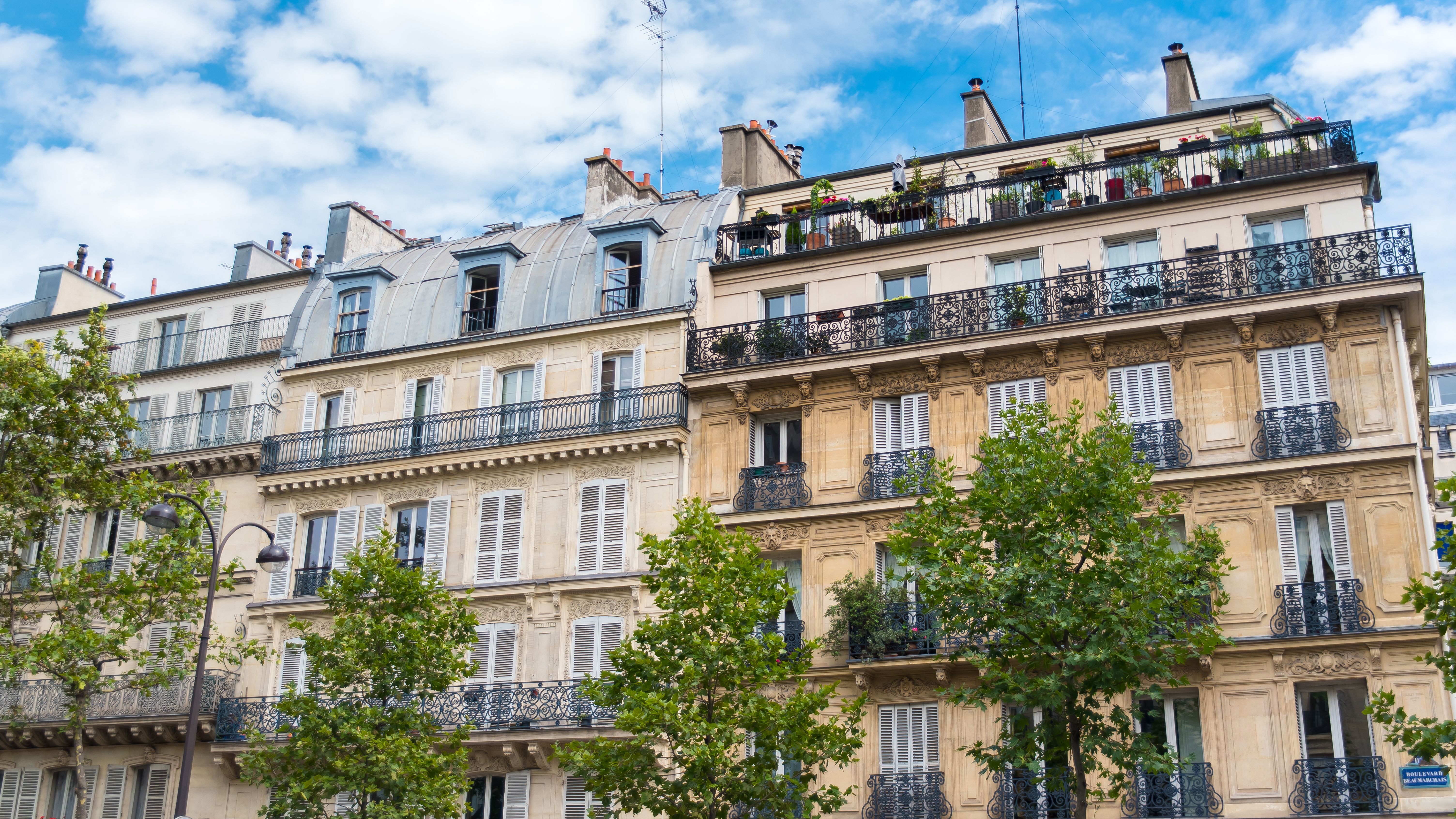 Paris apartment renovation budget before renting