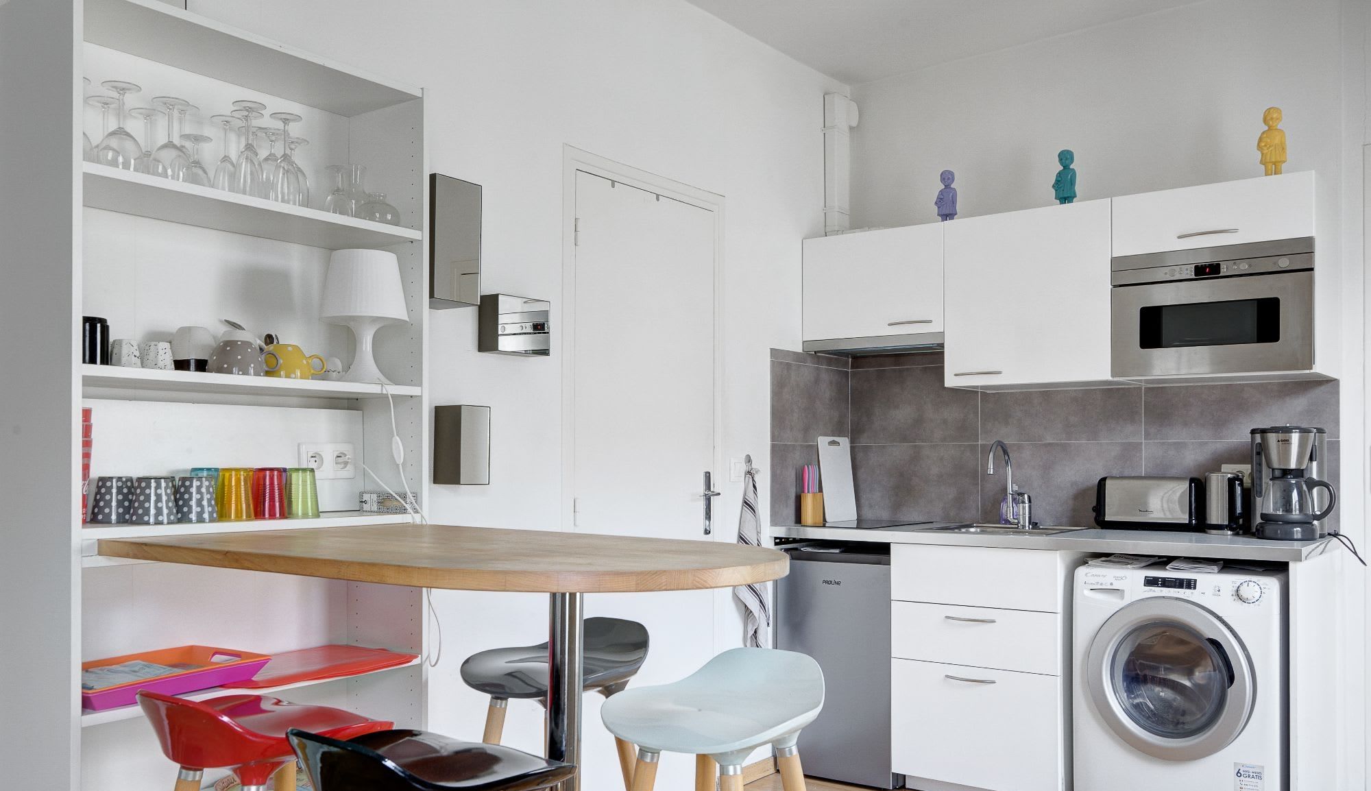 Dining area with kitchenette