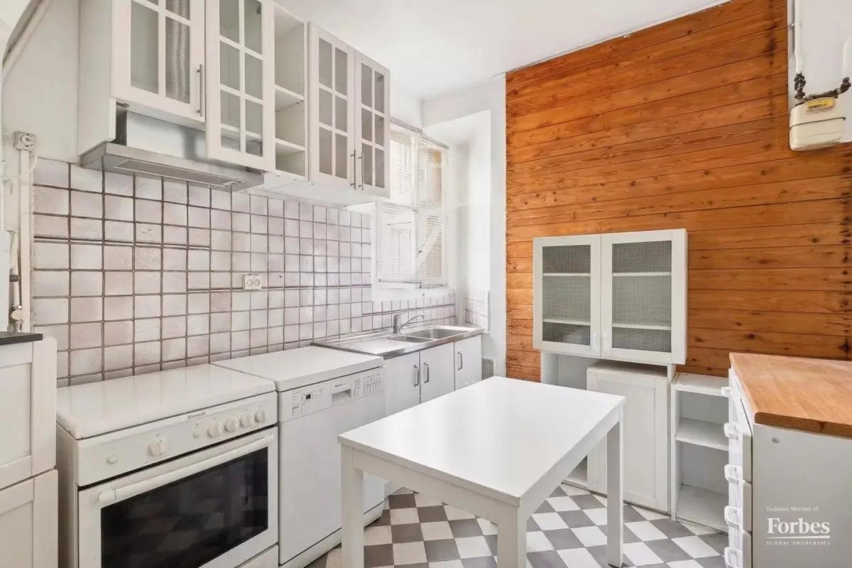 Cuisine indépendante avec coin repas à Paris