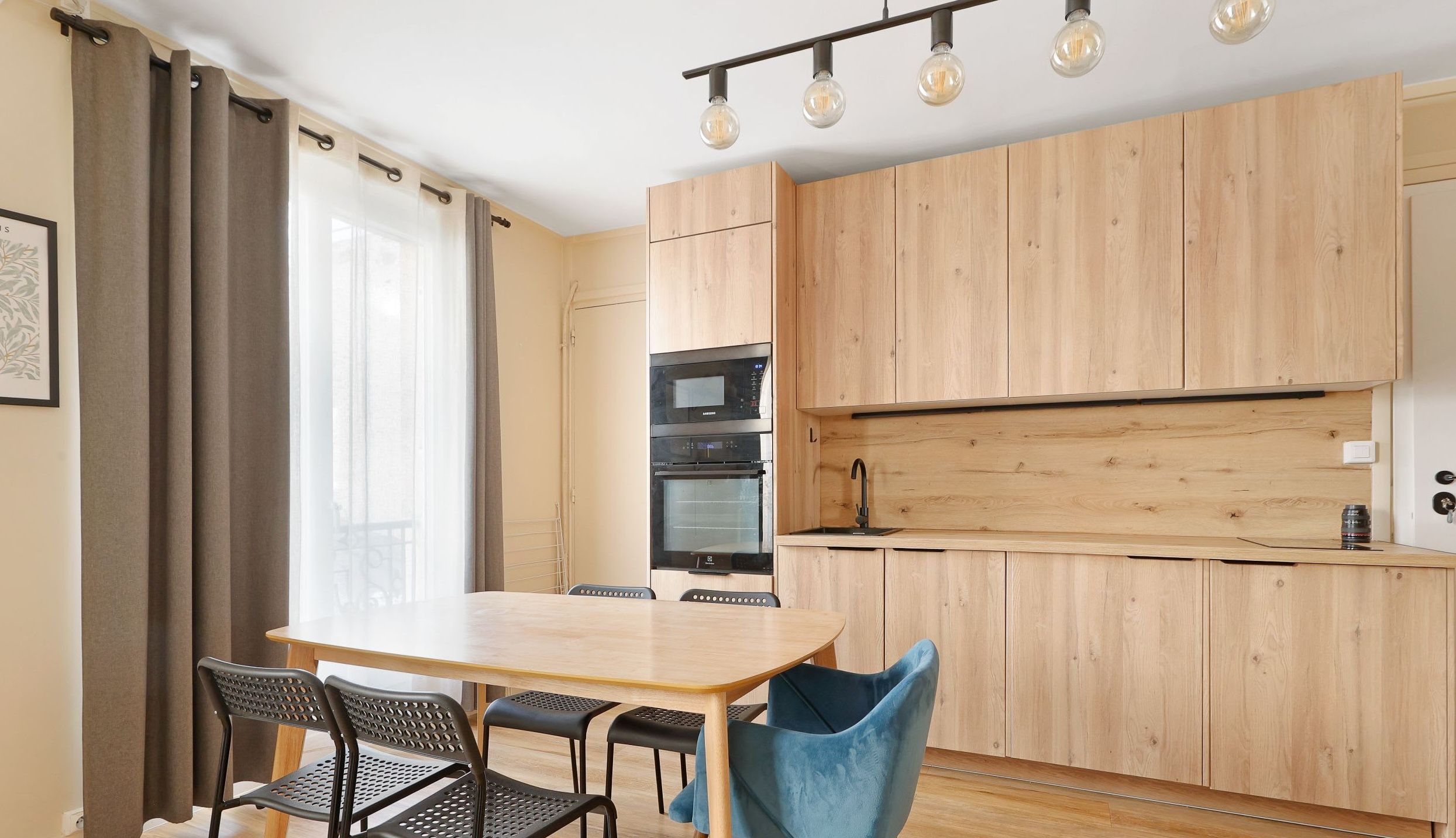 Appartement compact lumineux situé rue Saint-Denis dans le centre de Paris
