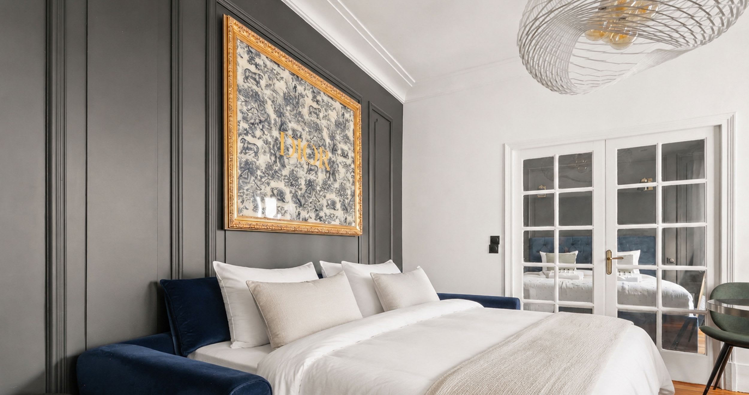 Séjour d'un appartement meublé de 42 m² rue Boursault Paris 17e
