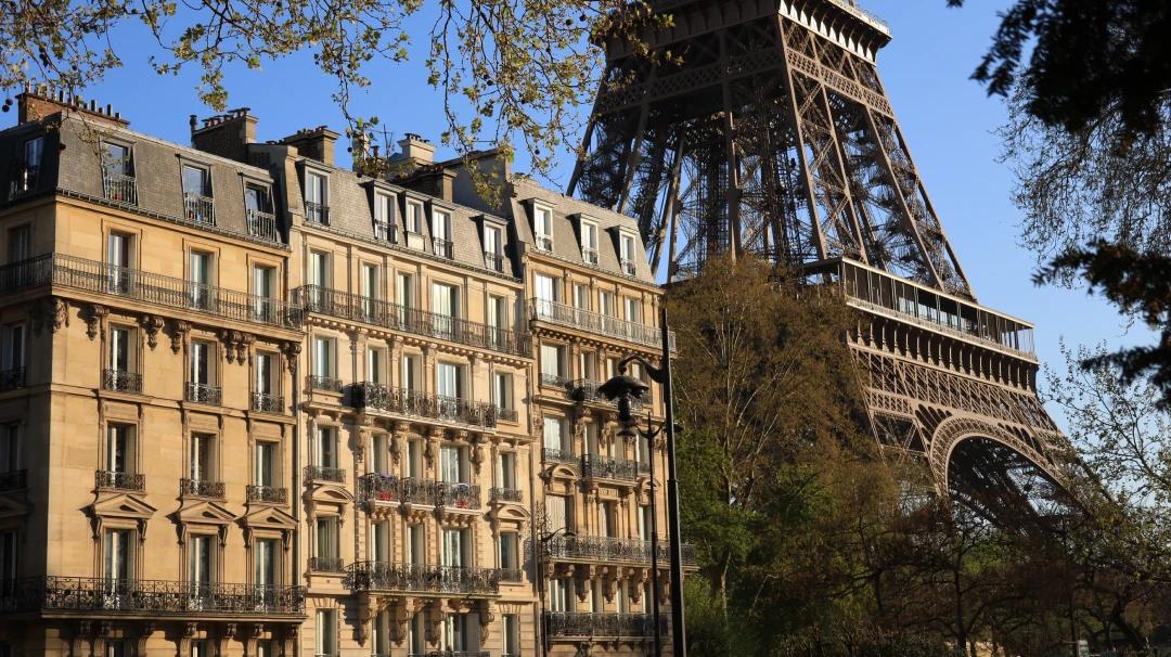 Tenant dossier for Paris rental