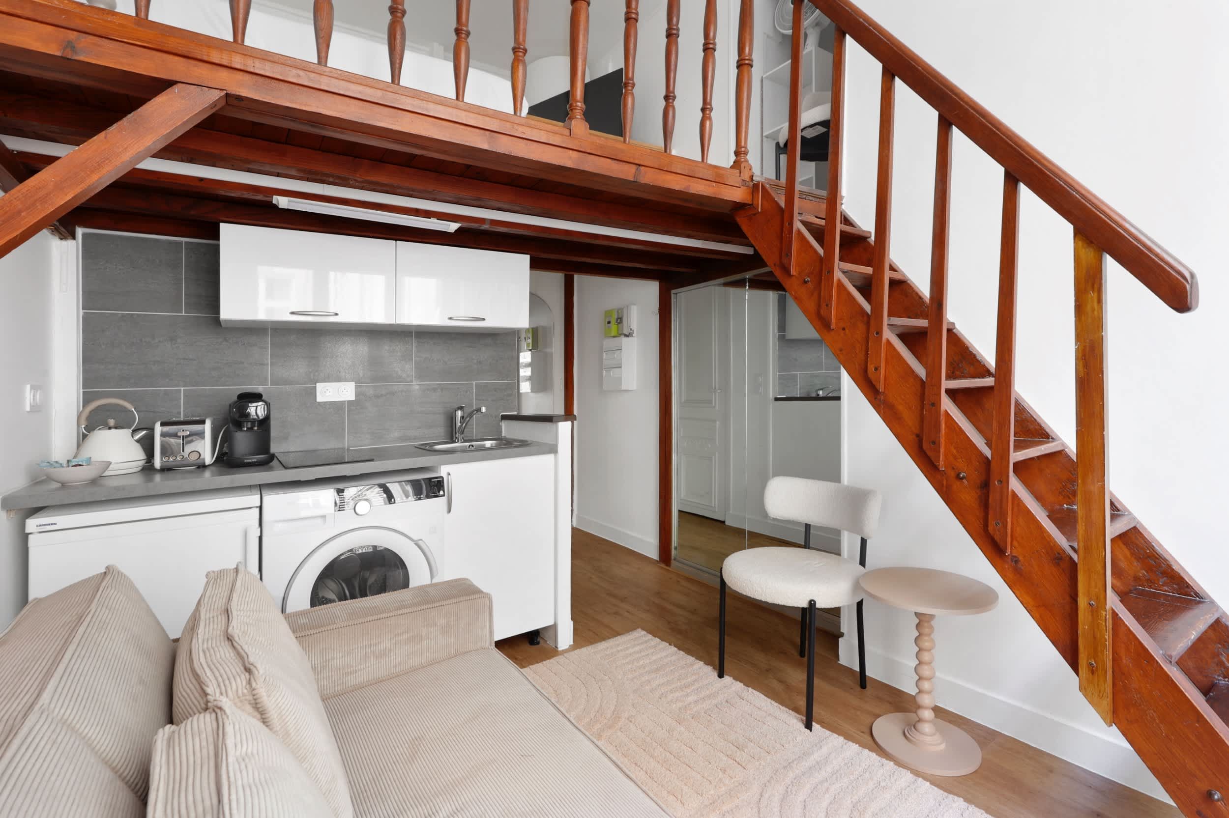 Appartement lumineux en duplex à Paris 8e près des Champs-Élysées