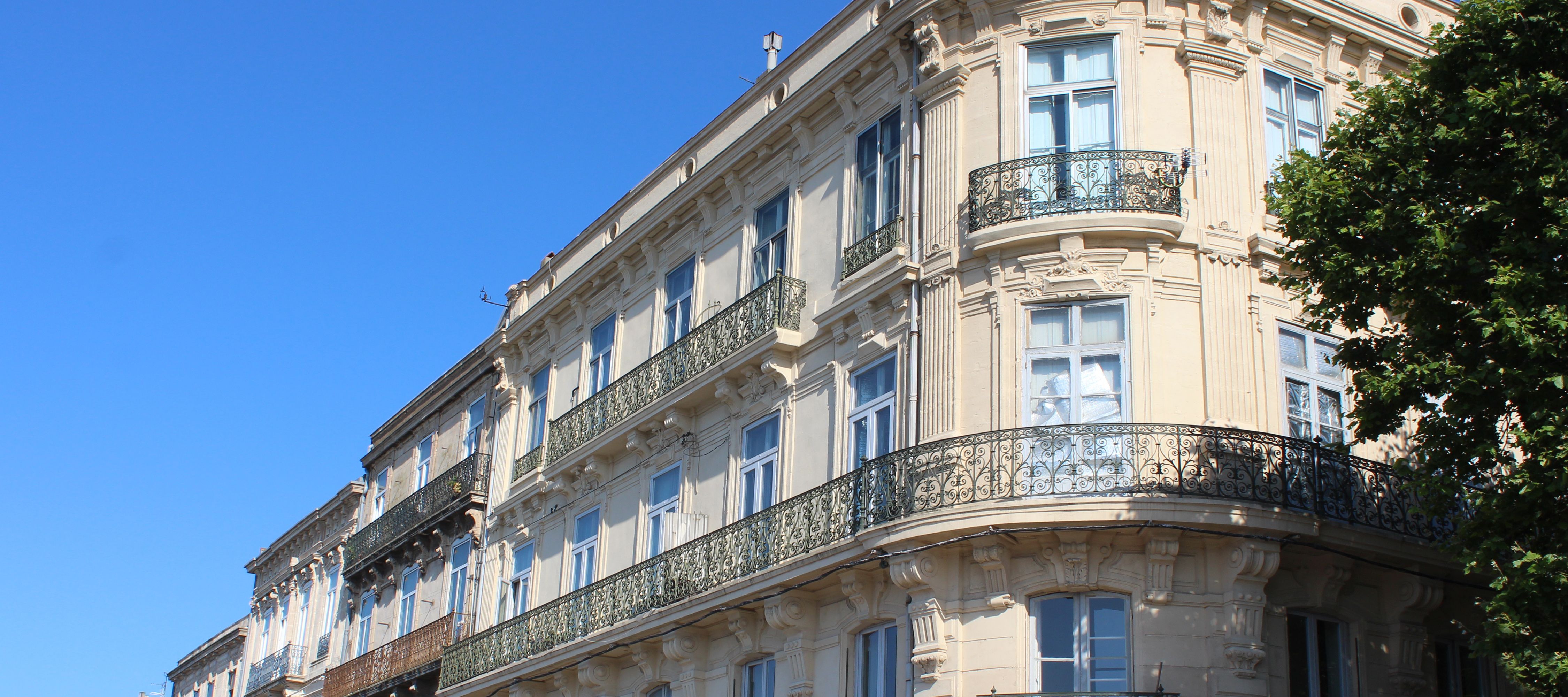 Who pays the household waste tax in France