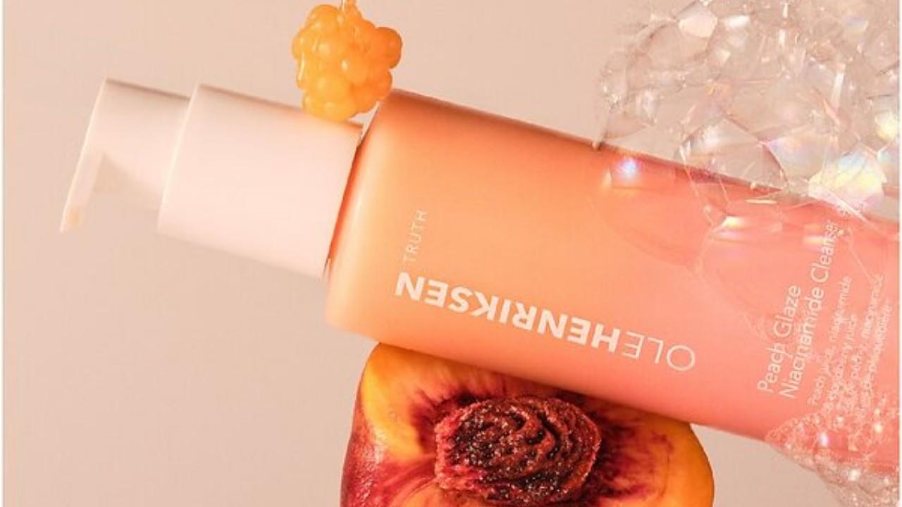 Ole Henriksen Peach Glaze: Effektiv rengöring för lyster och fukt
