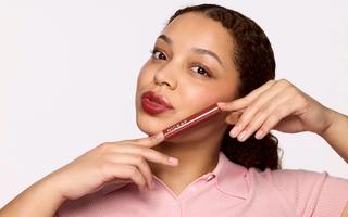 Bra å vite om HICKAP Glass Kiss Lip Tint