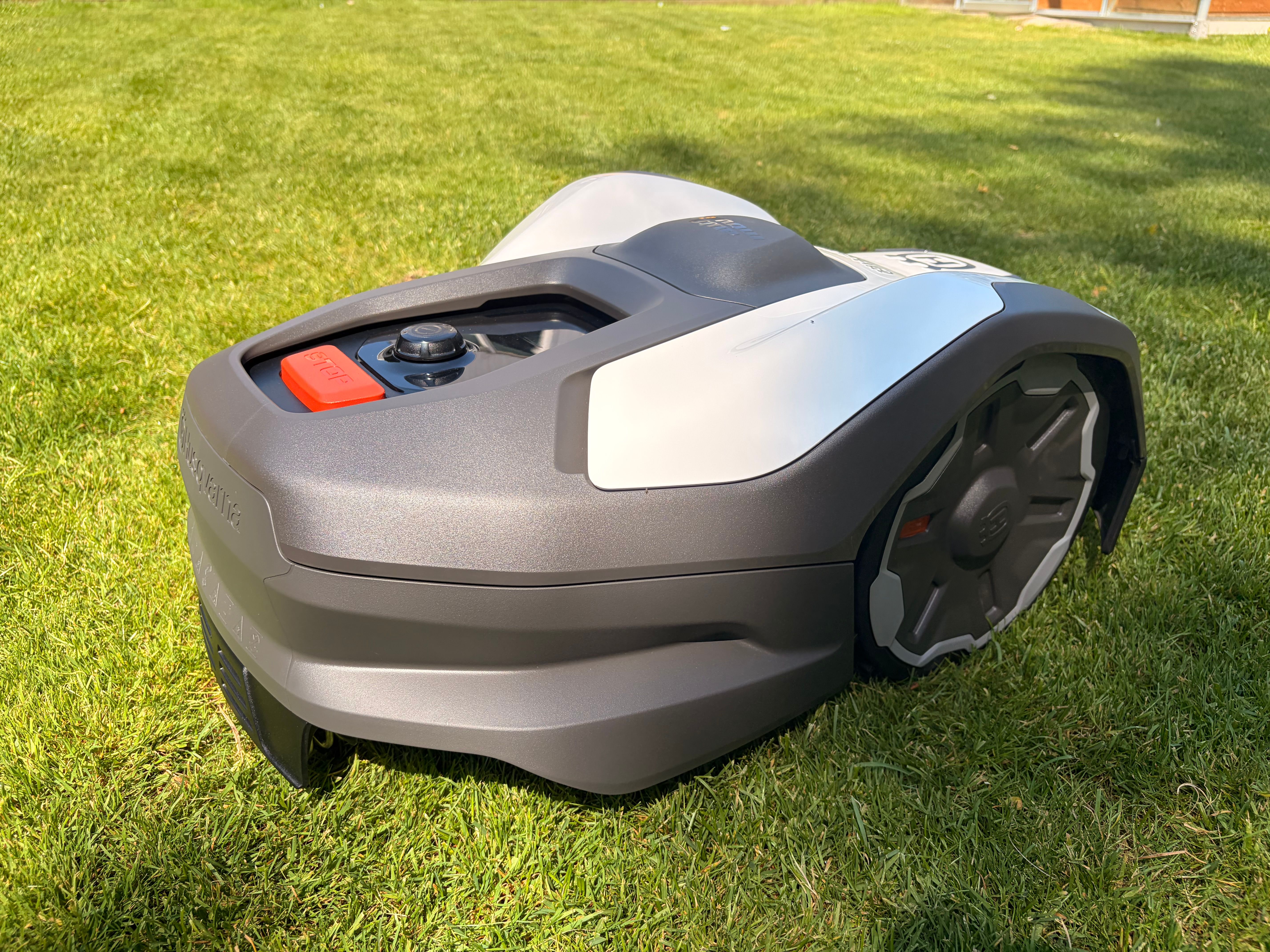 Automower 410VE NERA - smart robot för större ytor