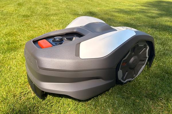 Automower 410VE NERA - smart robot för större ytor