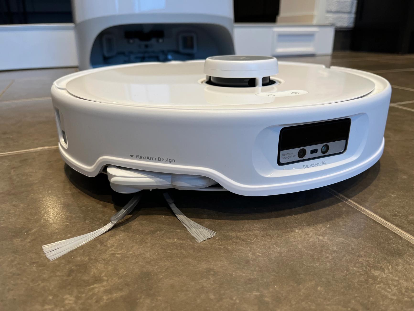 Roborock Qrevo Curv – yksi tämän hetken innovatiivisimmista robotti-imureista