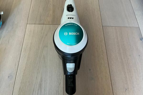 Bosch Unlimited 7 Aqua BCS71HYG4