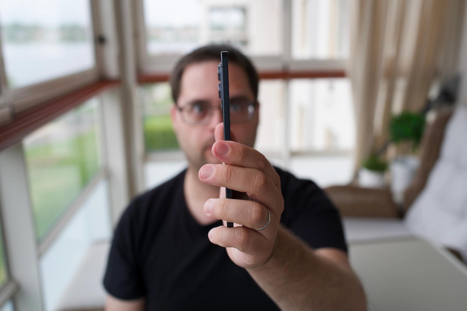 Joakim med Samsung Galaxy S25 Edge