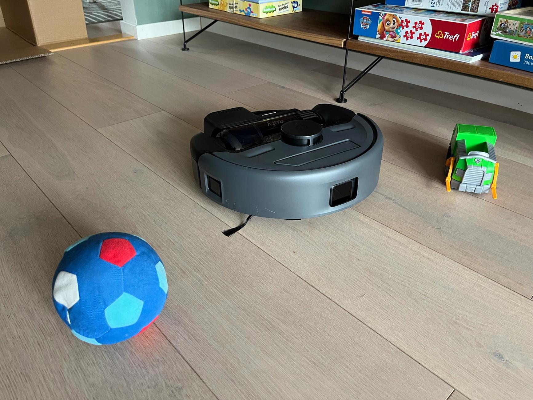 eufy Robot Vacuum 3-in-1 E20