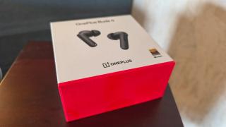 OnePlus Buds 4 - överraskar på alla plan