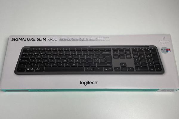 Logitech K950 Slim