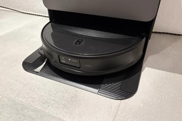 Roborock Saros 20 - Selvstyrende robotstøvsuger i premiumklassen, perfekt til mere krævende hjem