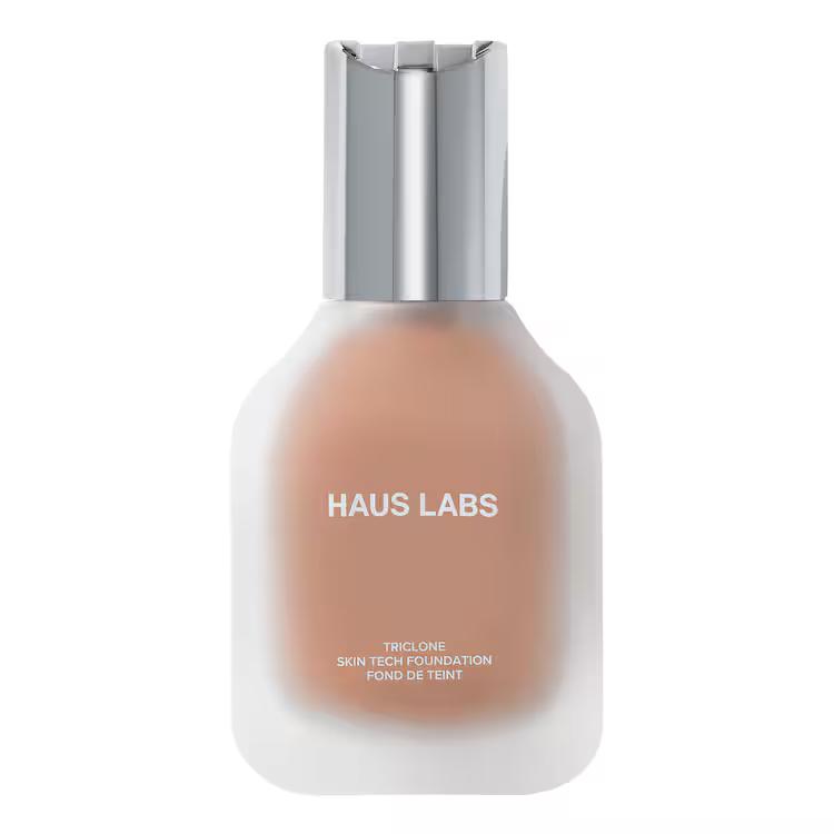 Godt å vite om Haus Labs by Lady Gaga Triclone Skin Tech Foundation