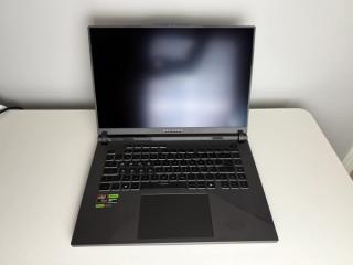  Asus ROG Strix G16 -  kraftfull gaminglaptop i bärbart 16-tumsformat